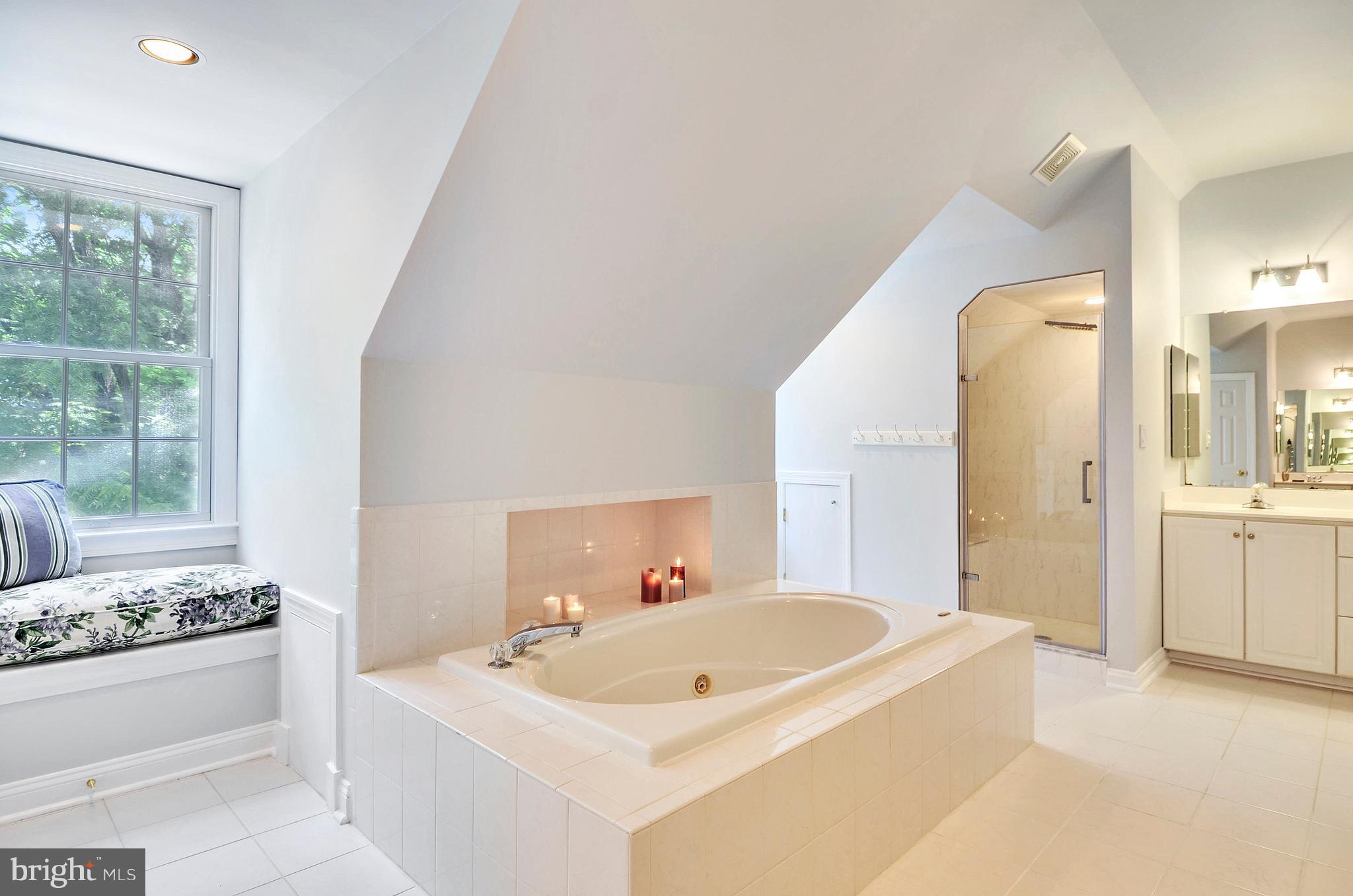 CARDEROCK SPRINGS - Residential