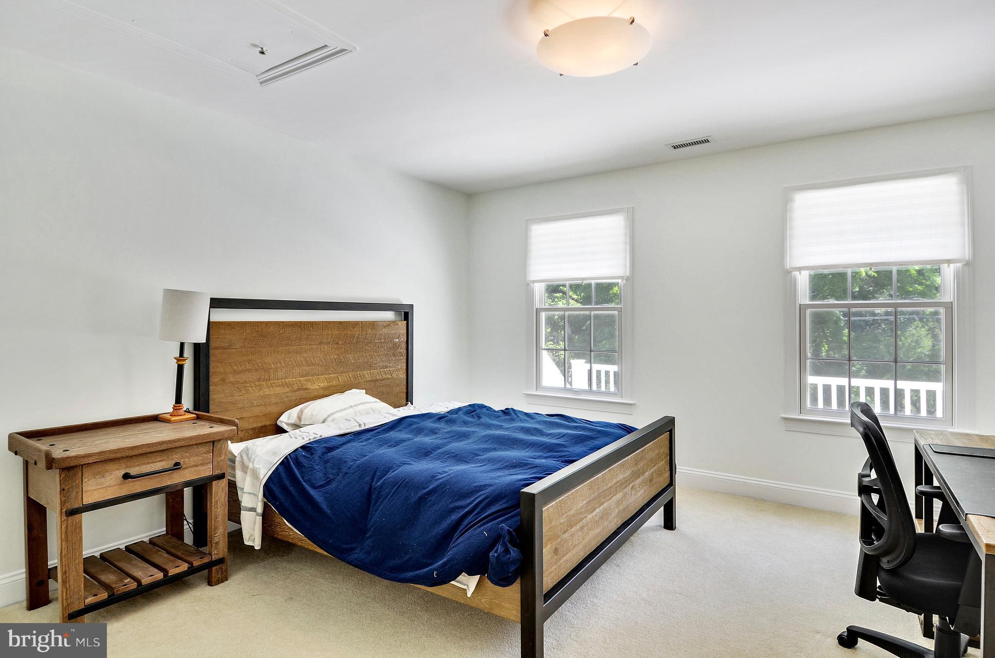CARDEROCK SPRINGS - Residential