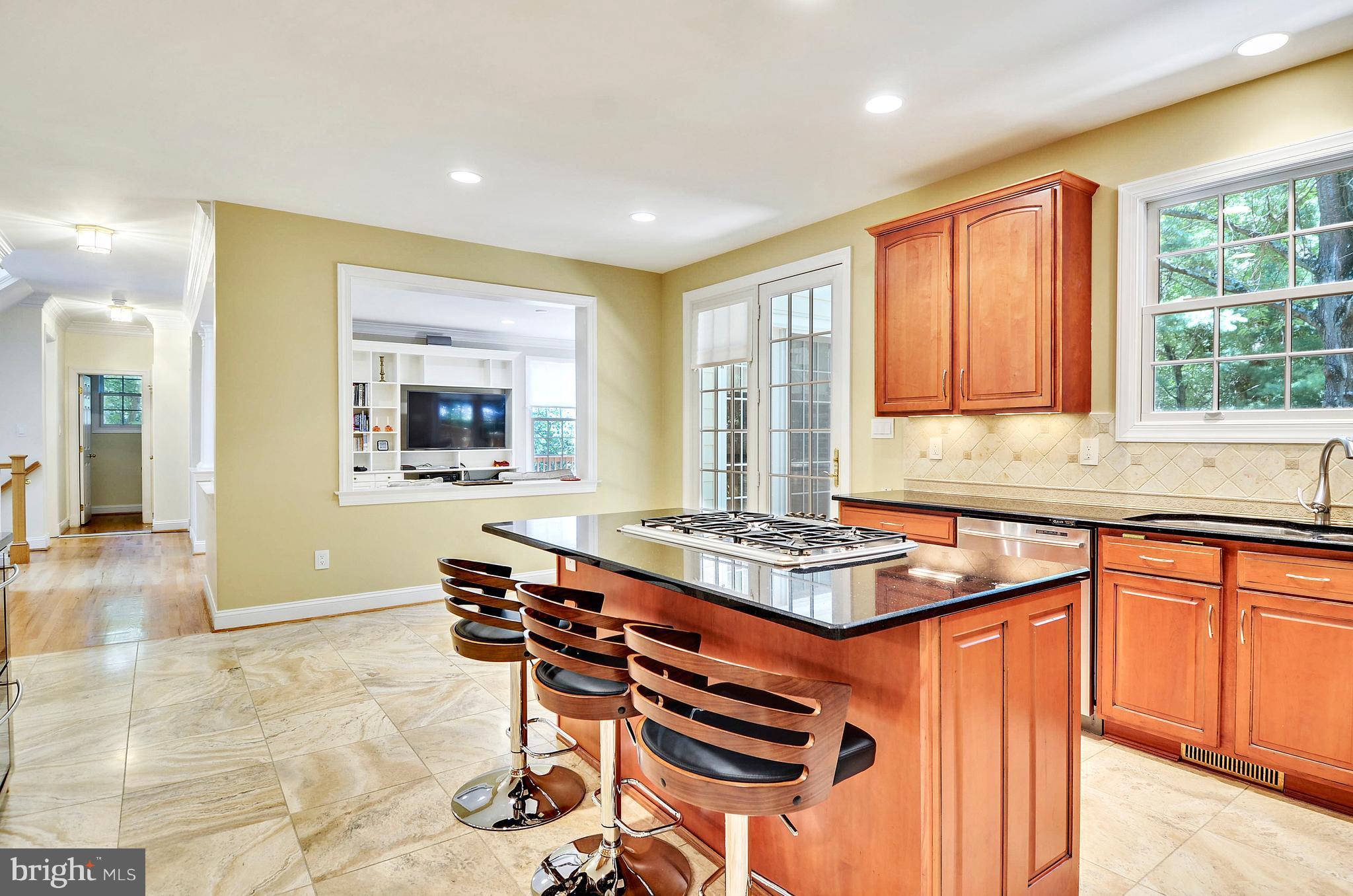 CARDEROCK SPRINGS - Residential