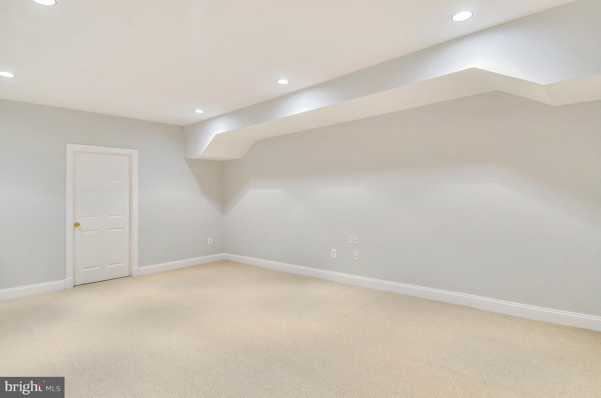 CARDEROCK SPRINGS - Residential