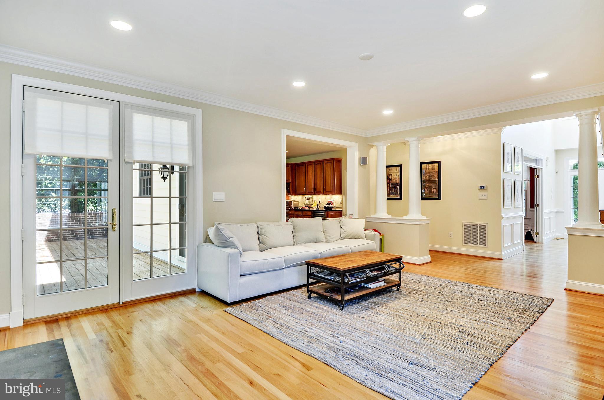 CARDEROCK SPRINGS - Residential