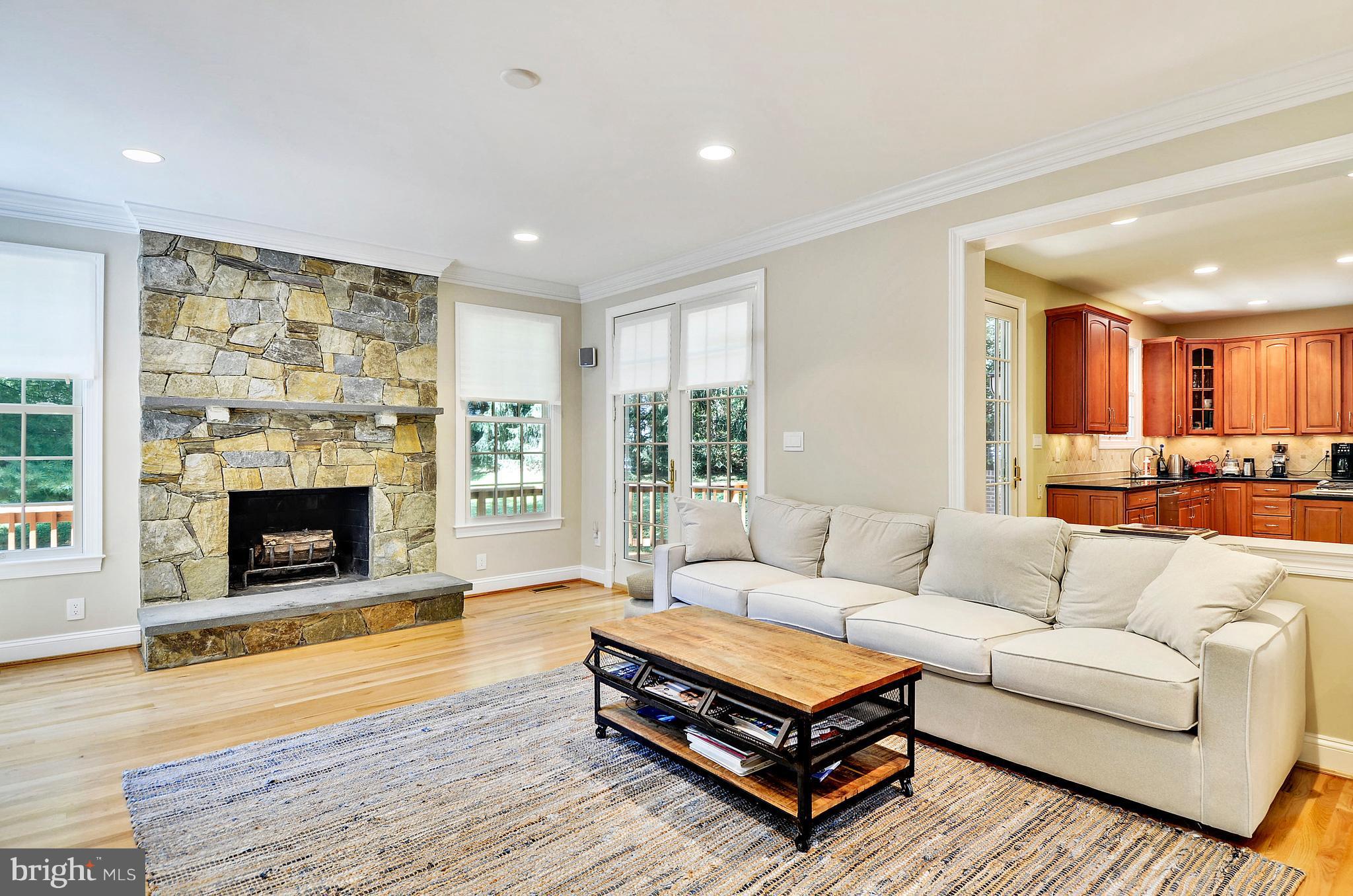 CARDEROCK SPRINGS - Residential