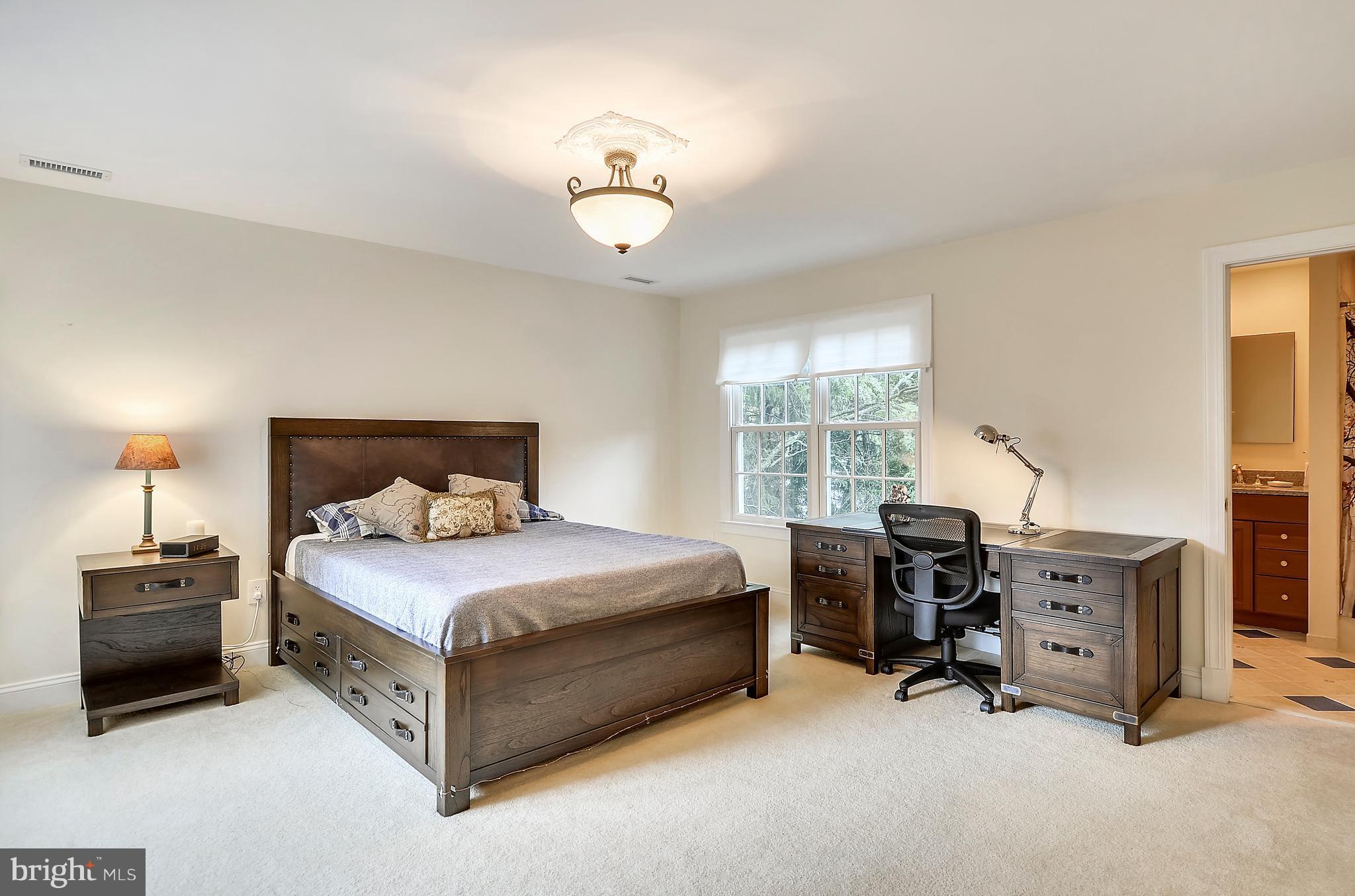 CARDEROCK SPRINGS - Residential