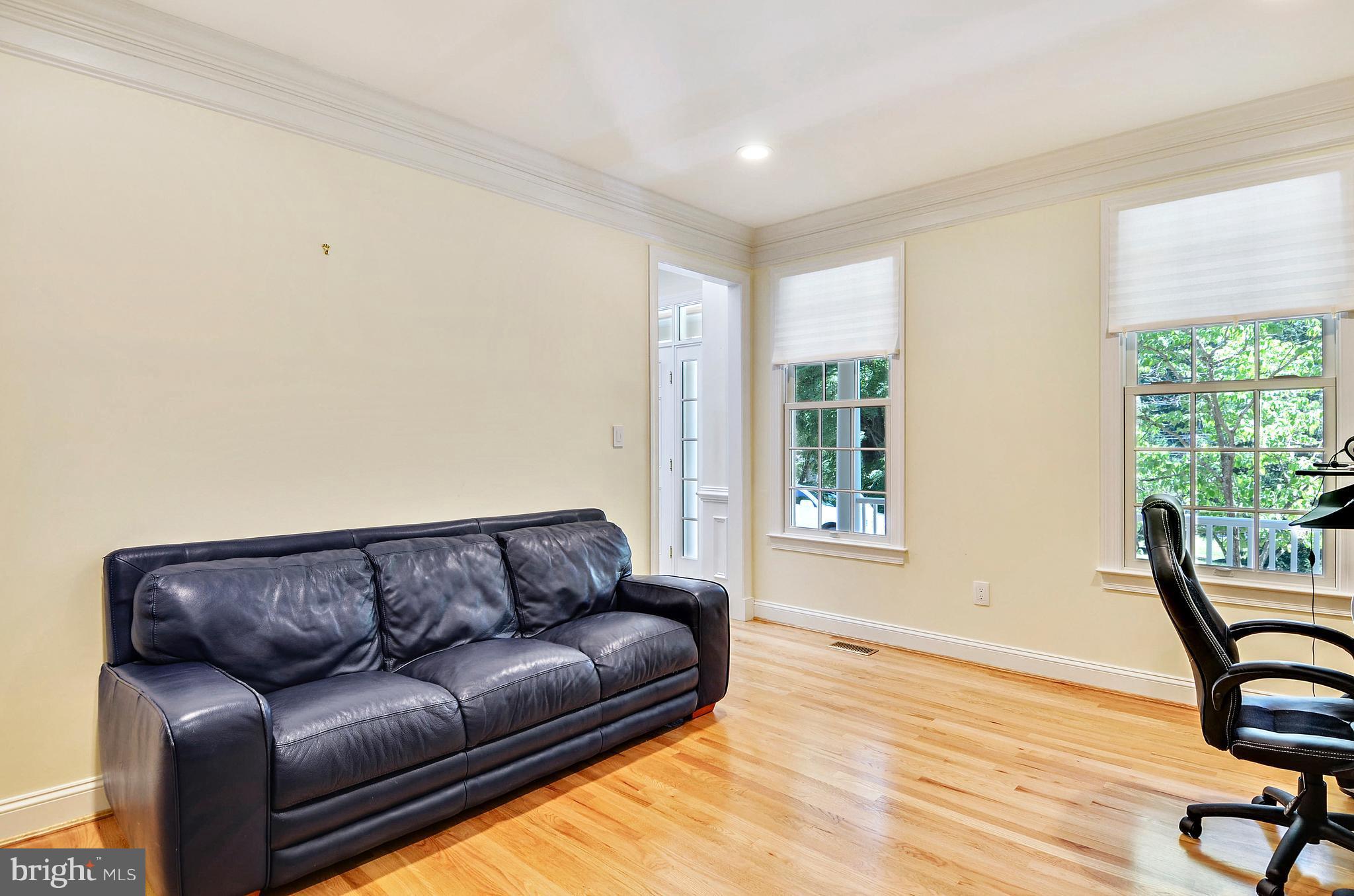 CARDEROCK SPRINGS - Residential