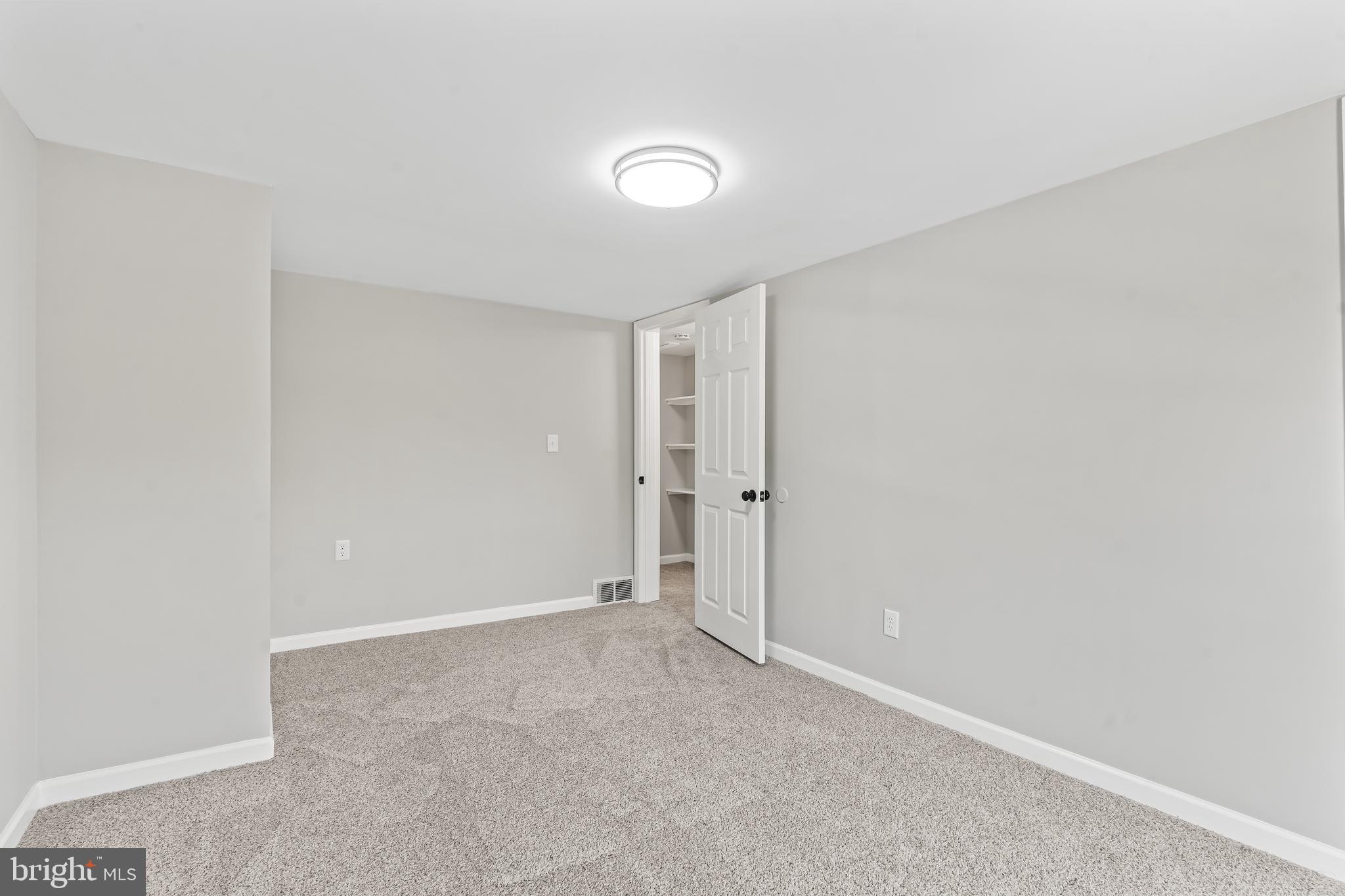 HAGERSTOWN - Residential