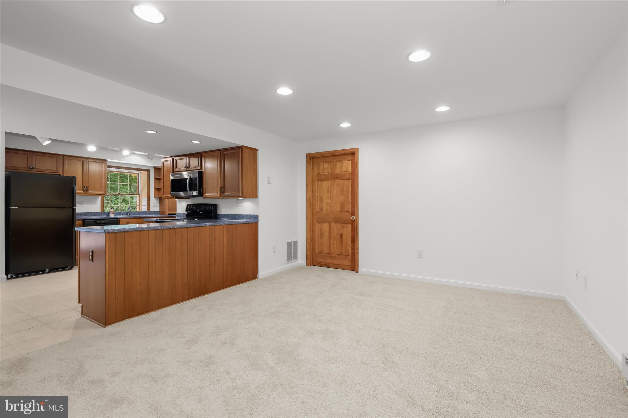 HIGHLAND LAKE - Residential