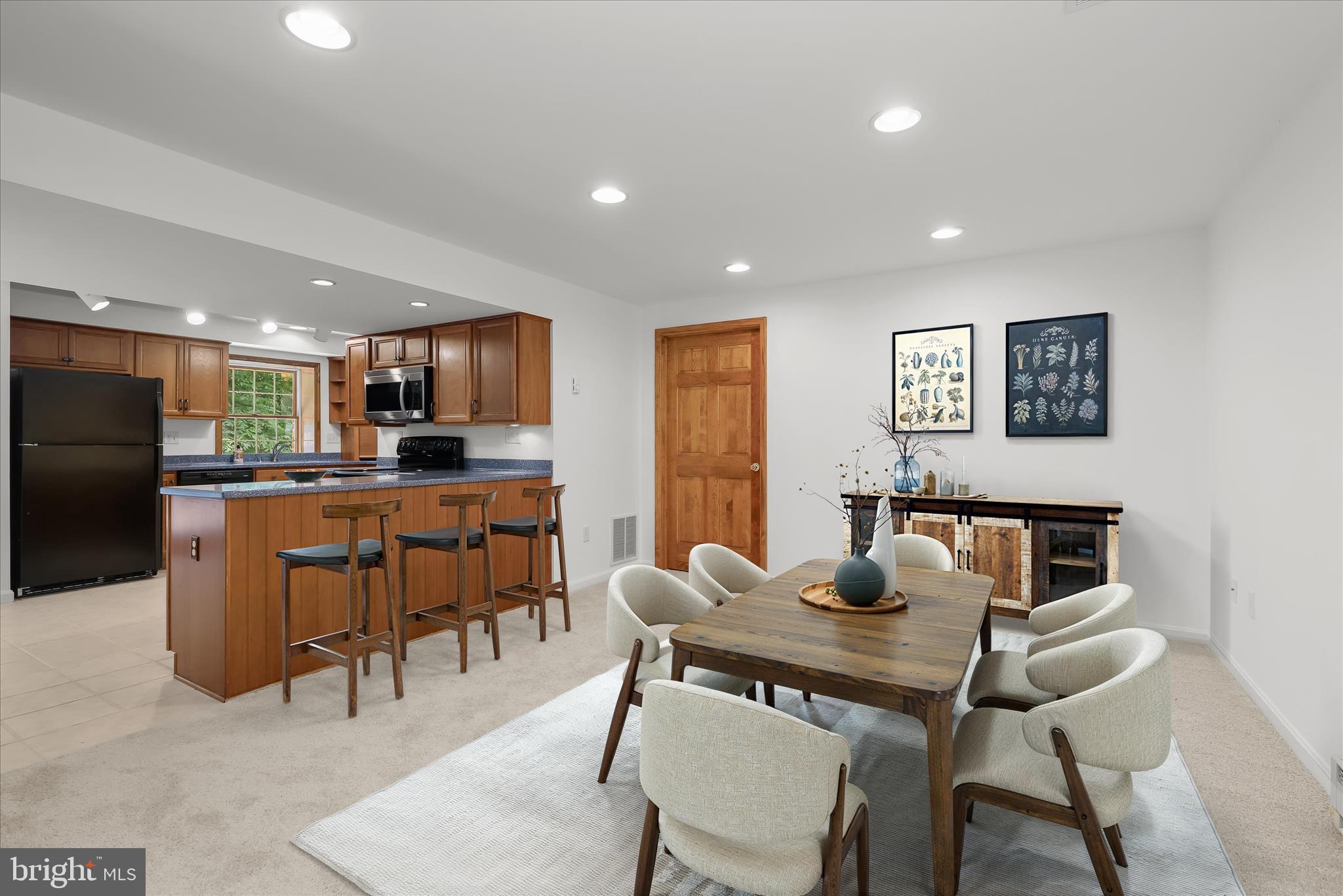 HIGHLAND LAKE - Residential