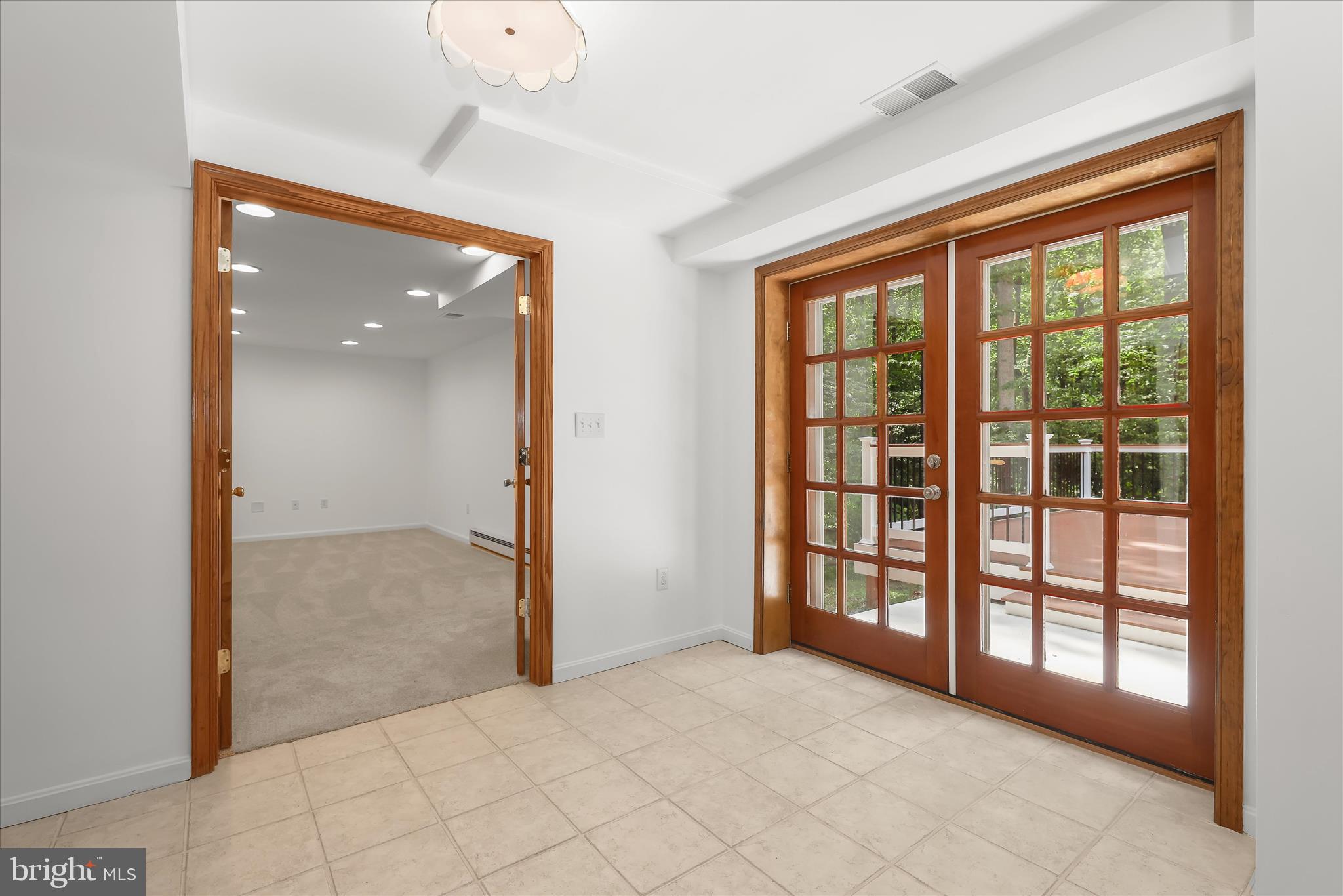 HIGHLAND LAKE - Residential