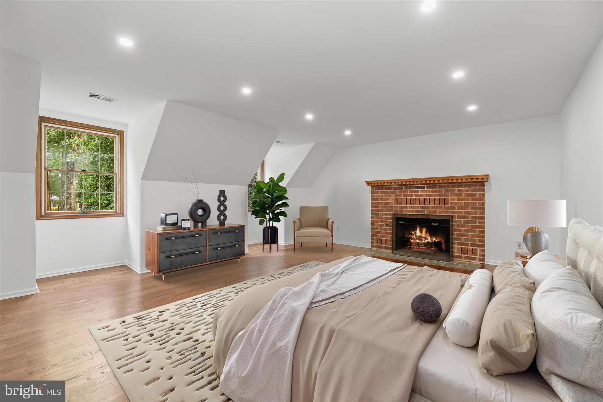 HIGHLAND LAKE - Residential