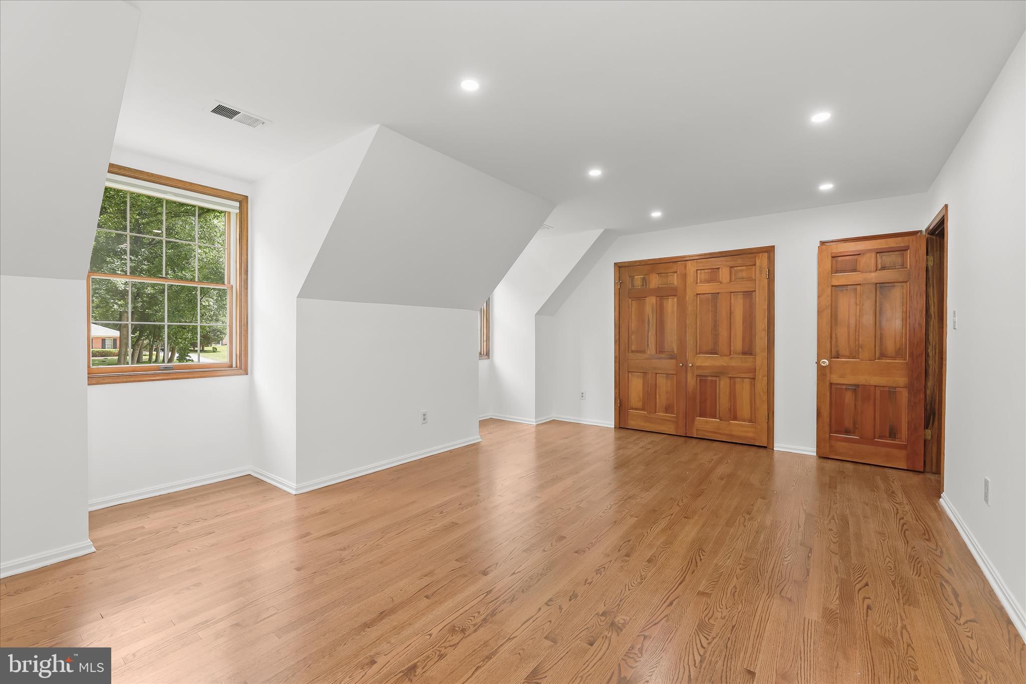 HIGHLAND LAKE - Residential