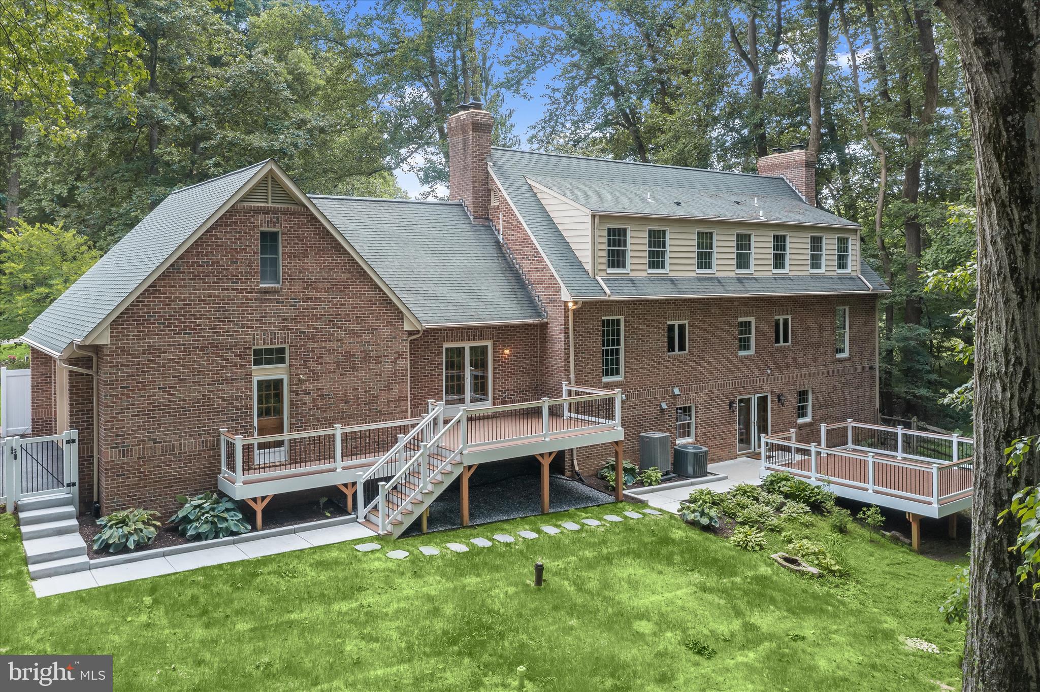 HIGHLAND LAKE - Residential