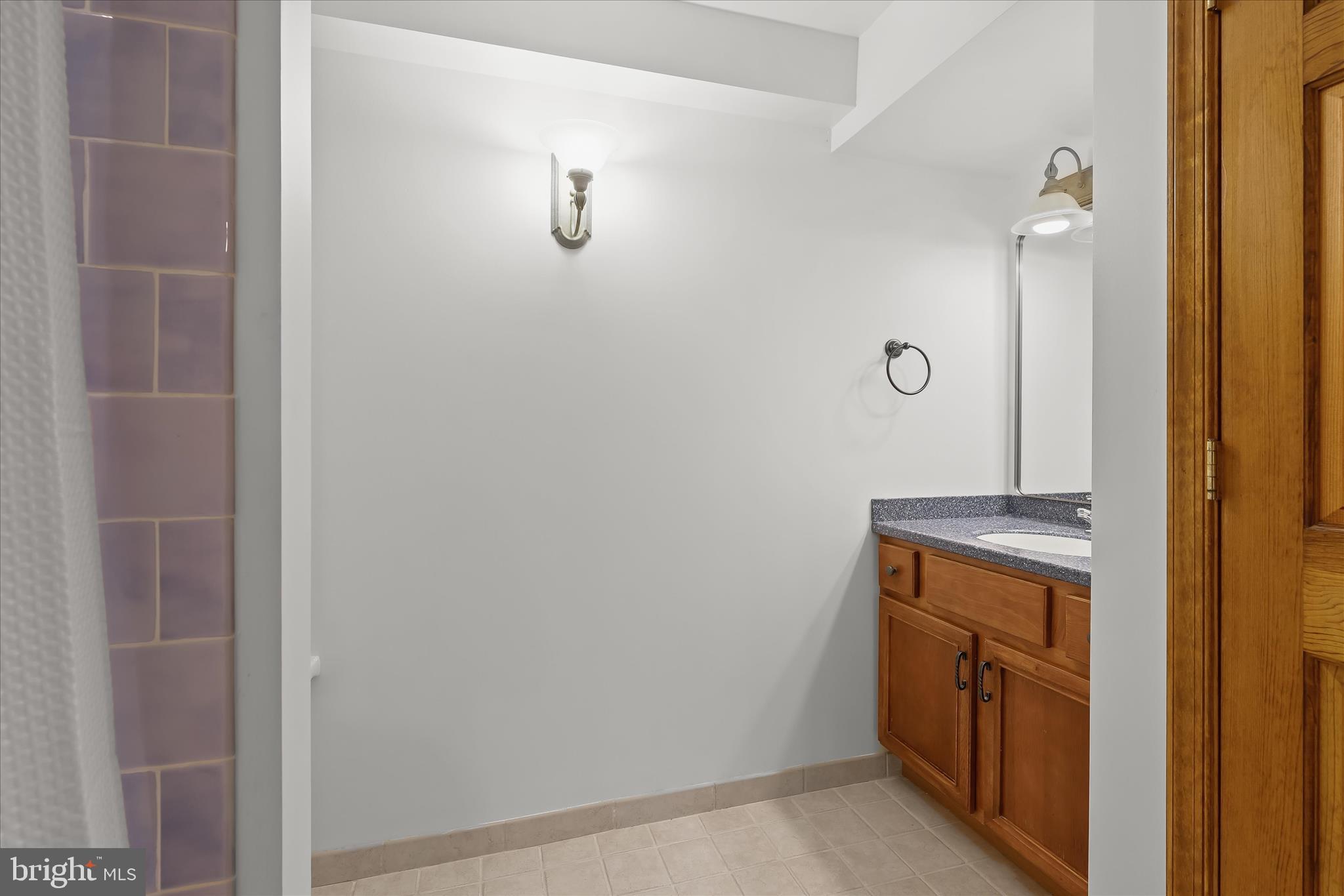 HIGHLAND LAKE - Residential