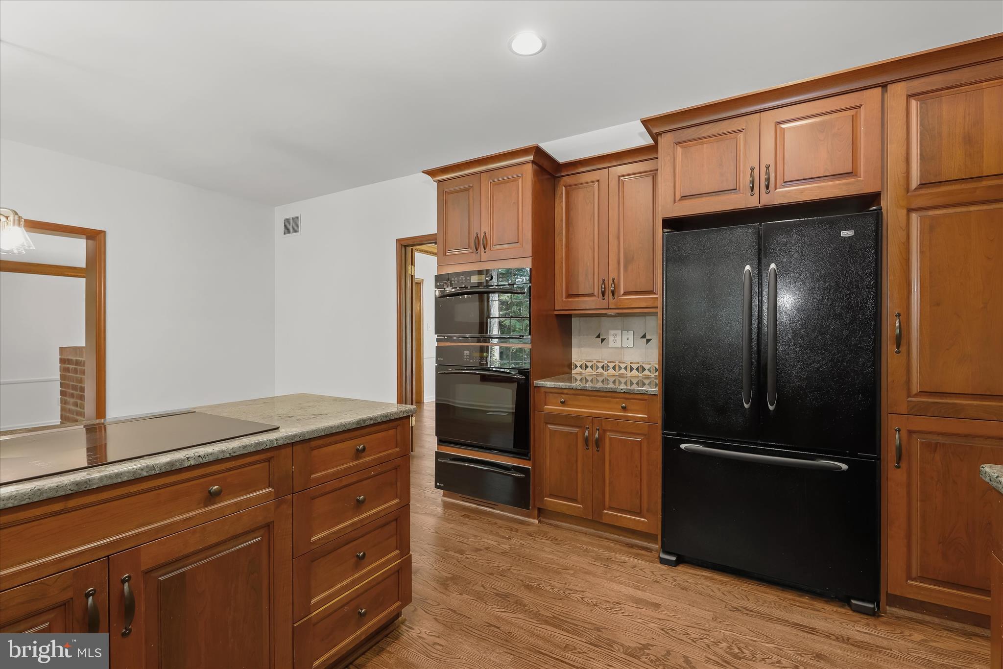 HIGHLAND LAKE - Residential