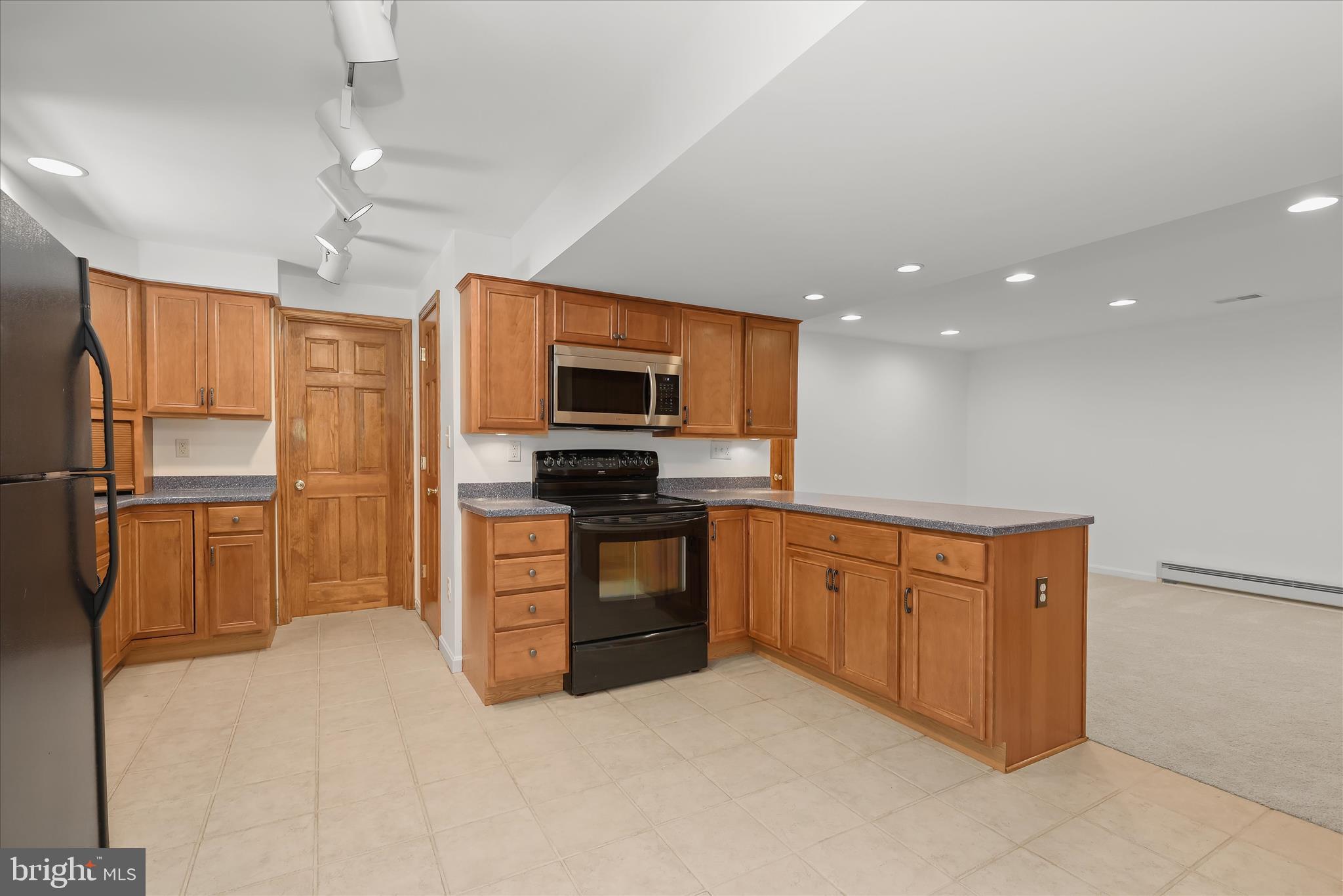 HIGHLAND LAKE - Residential