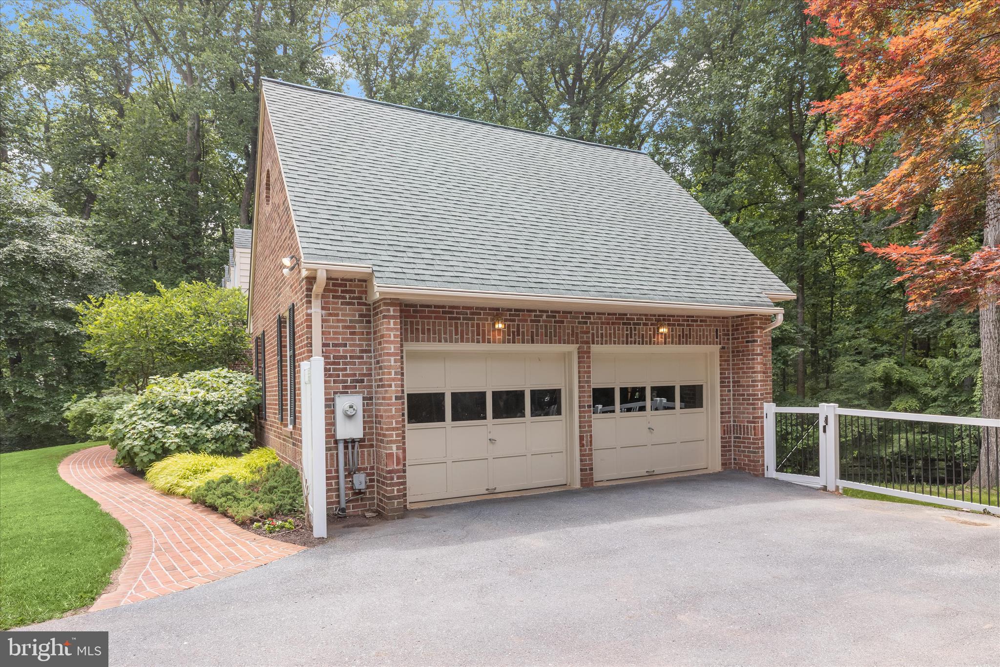 HIGHLAND LAKE - Residential