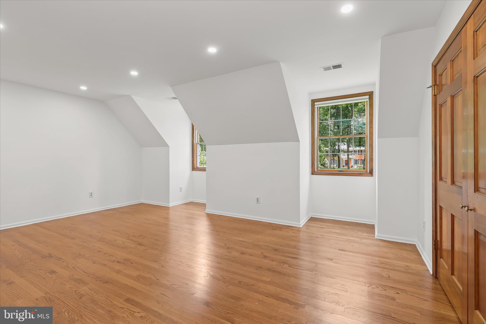 HIGHLAND LAKE - Residential