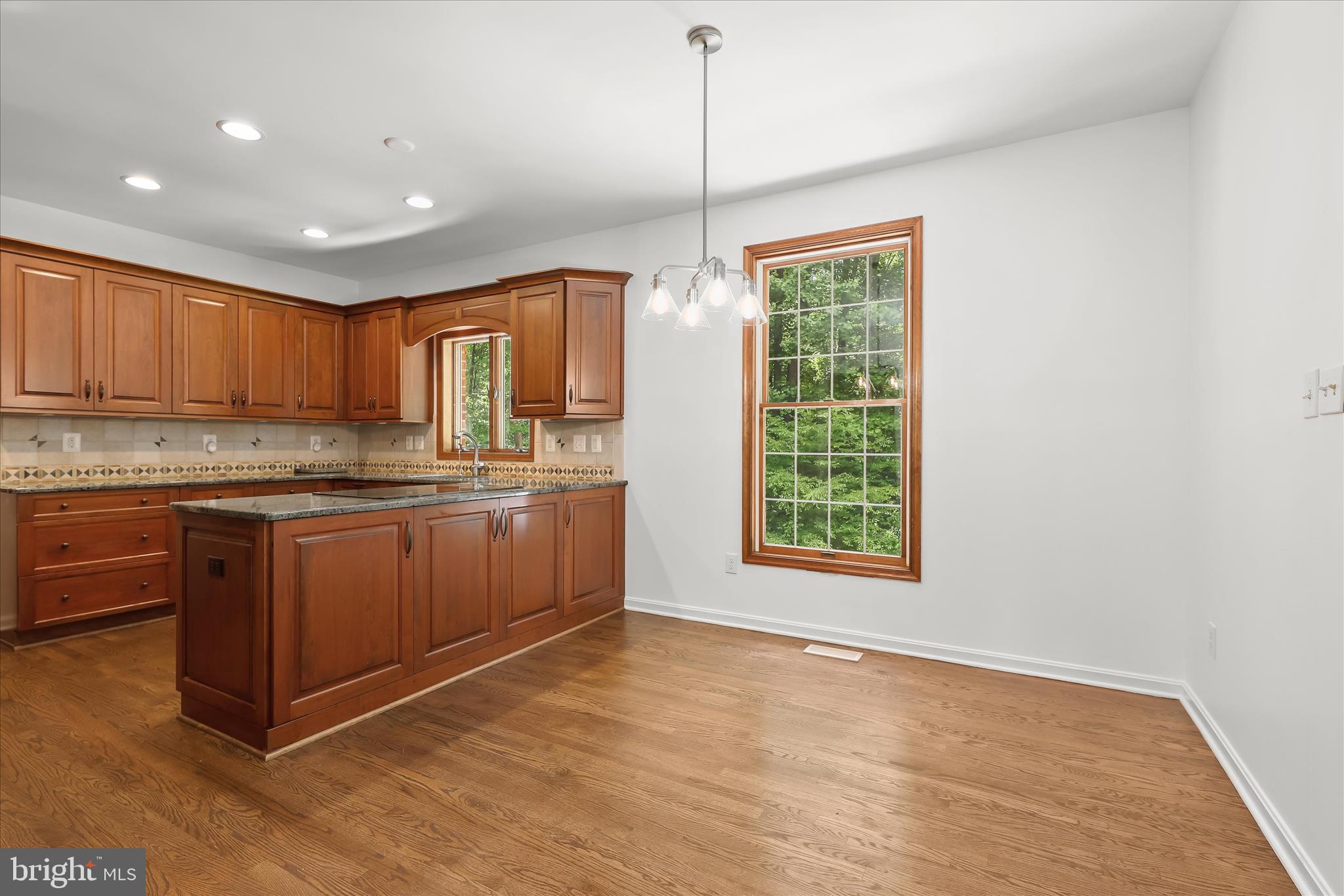 HIGHLAND LAKE - Residential