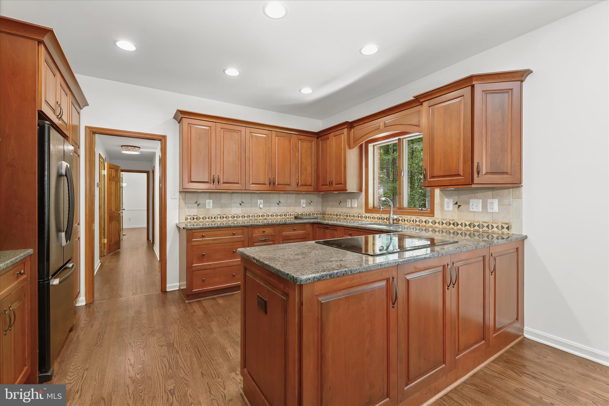 HIGHLAND LAKE - Residential
