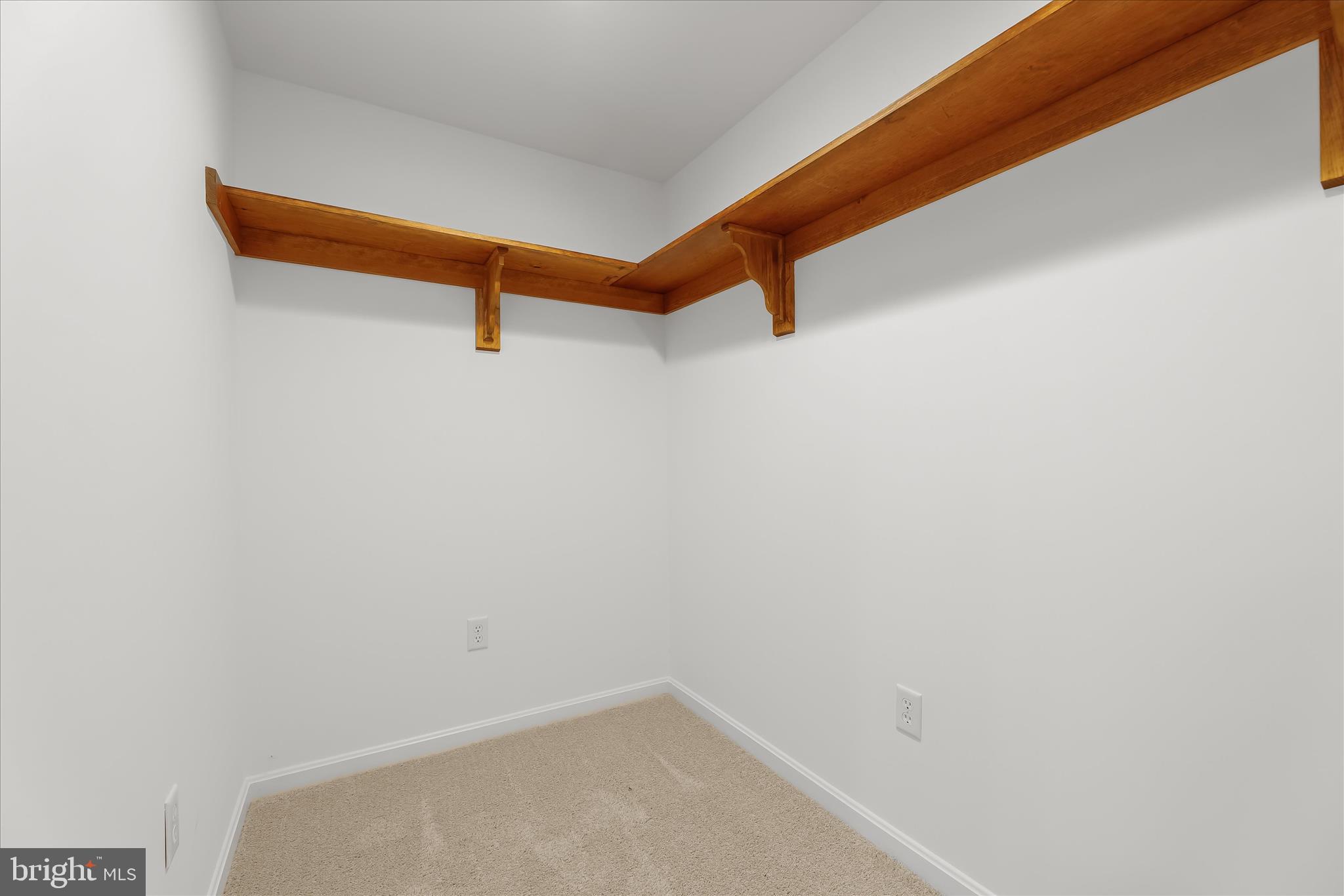 HIGHLAND LAKE - Residential