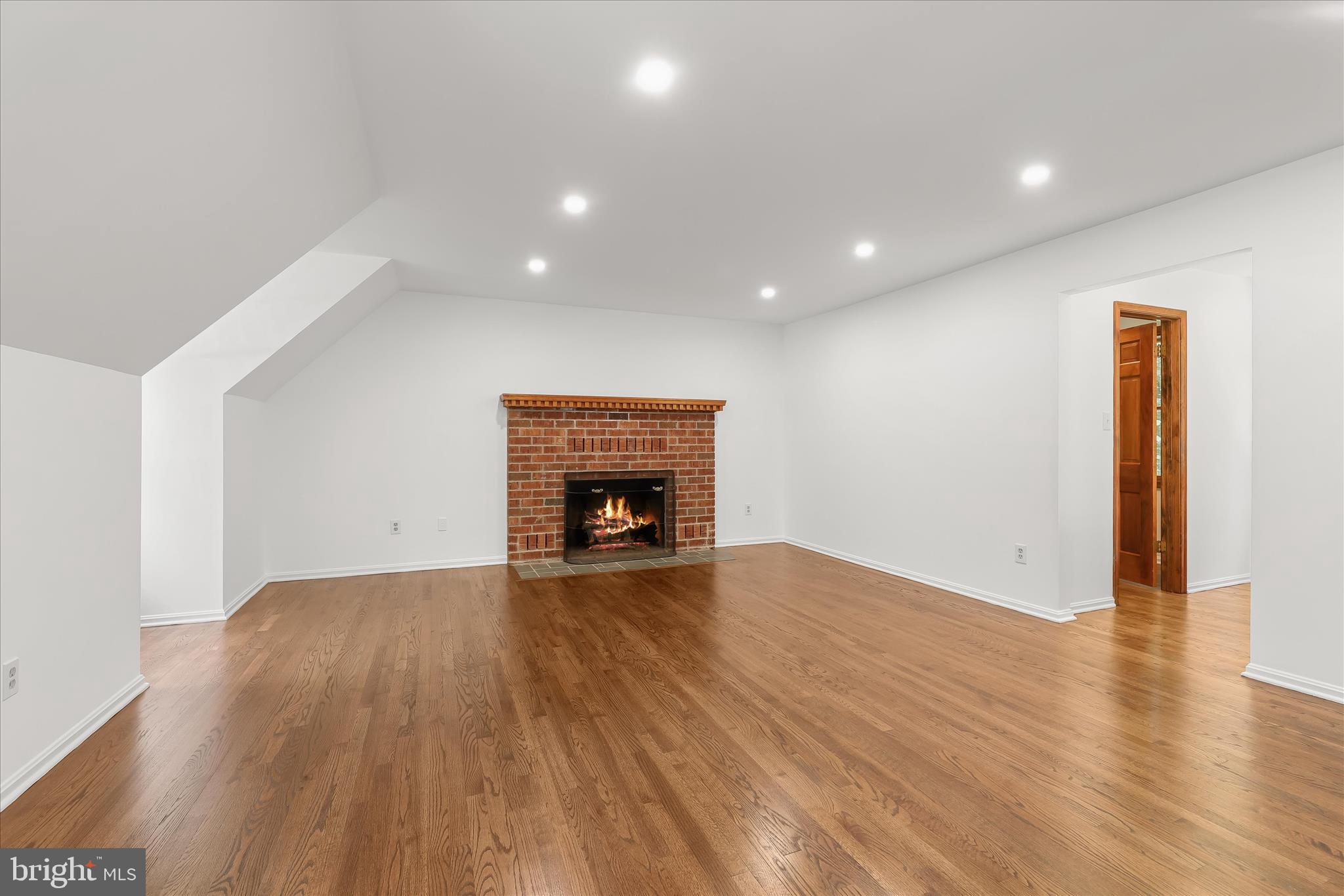 HIGHLAND LAKE - Residential