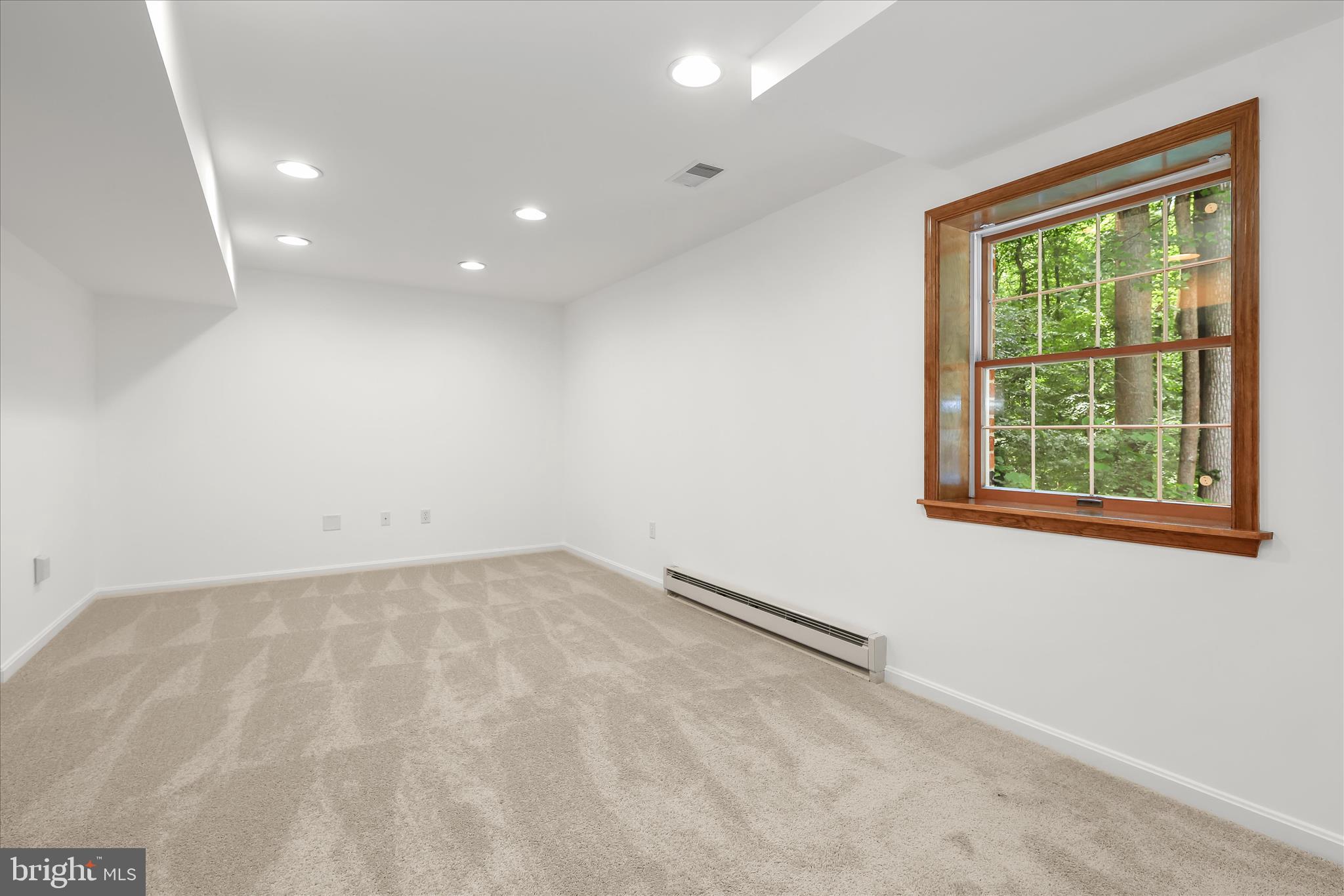 HIGHLAND LAKE - Residential