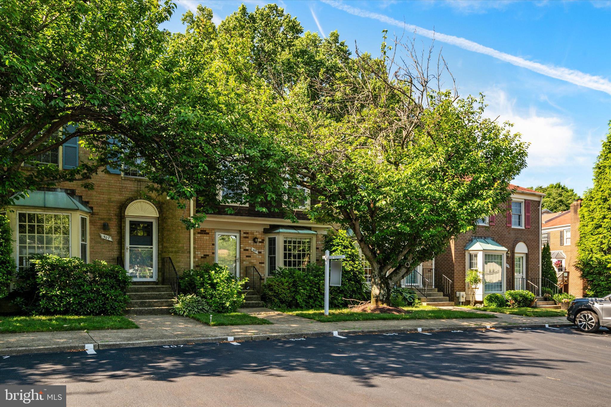 OAKMONT - Residential
