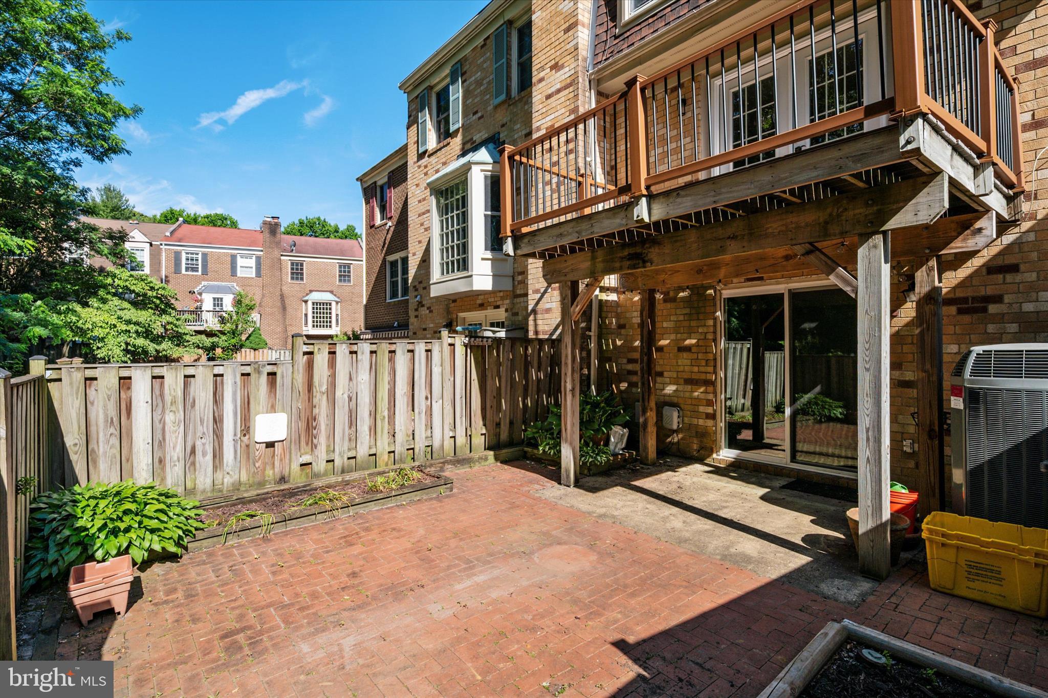 OAKMONT - Residential