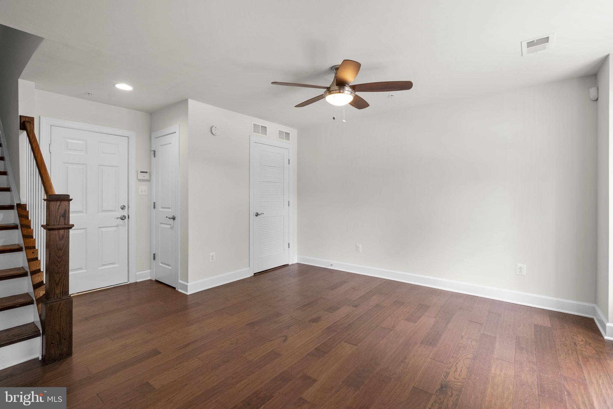 RIVERDALE PARK - Residential