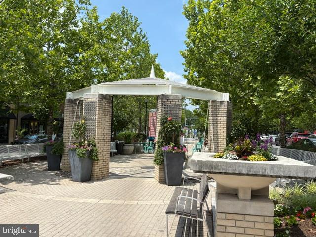 RIVERDALE PARK - Residential