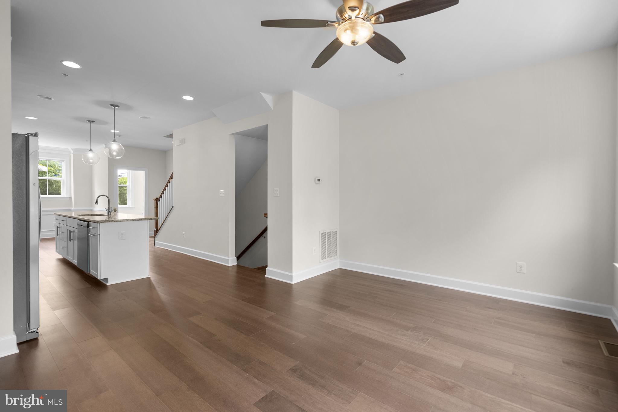 RIVERDALE PARK - Residential