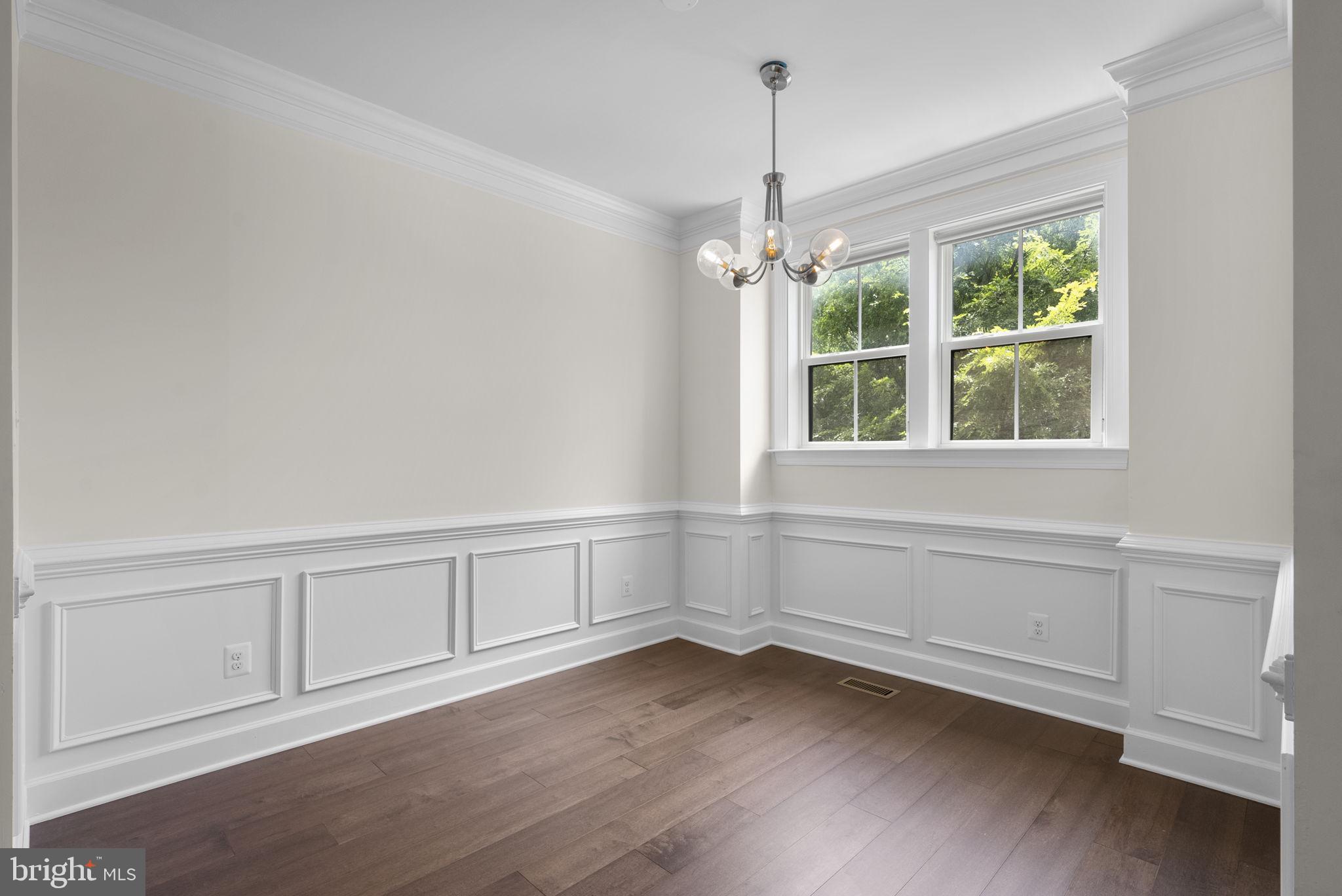 RIVERDALE PARK - Residential