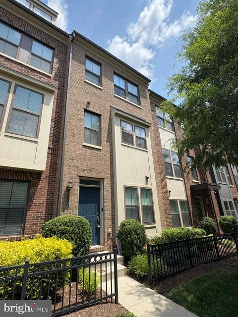 RIVERDALE PARK - Residential