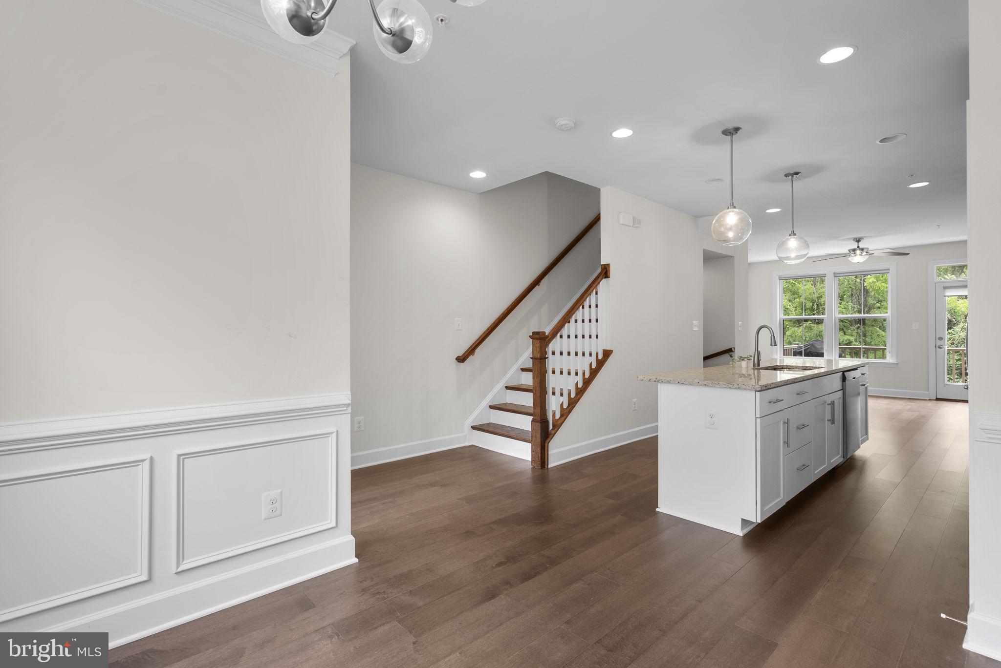 RIVERDALE PARK - Residential