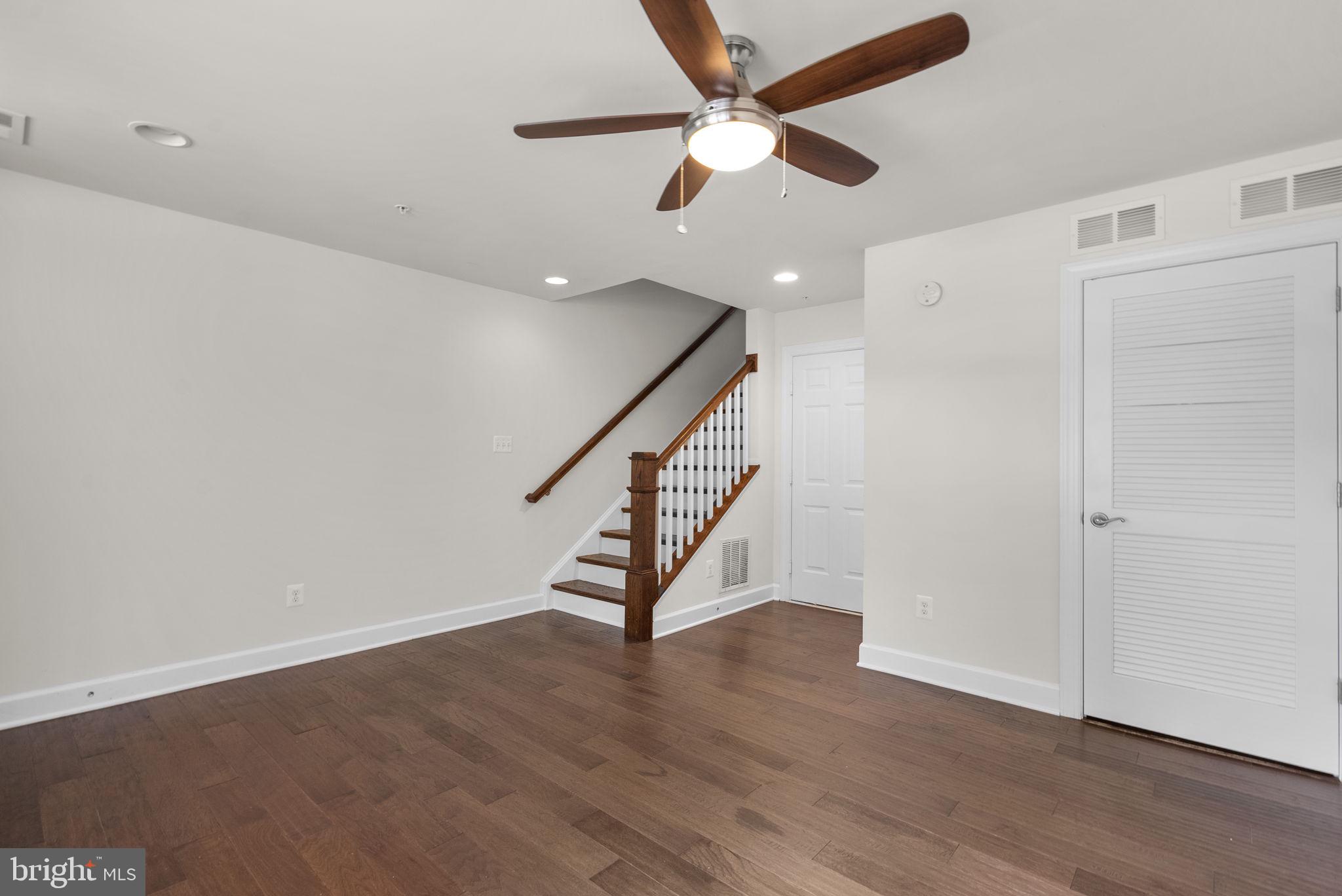 RIVERDALE PARK - Residential
