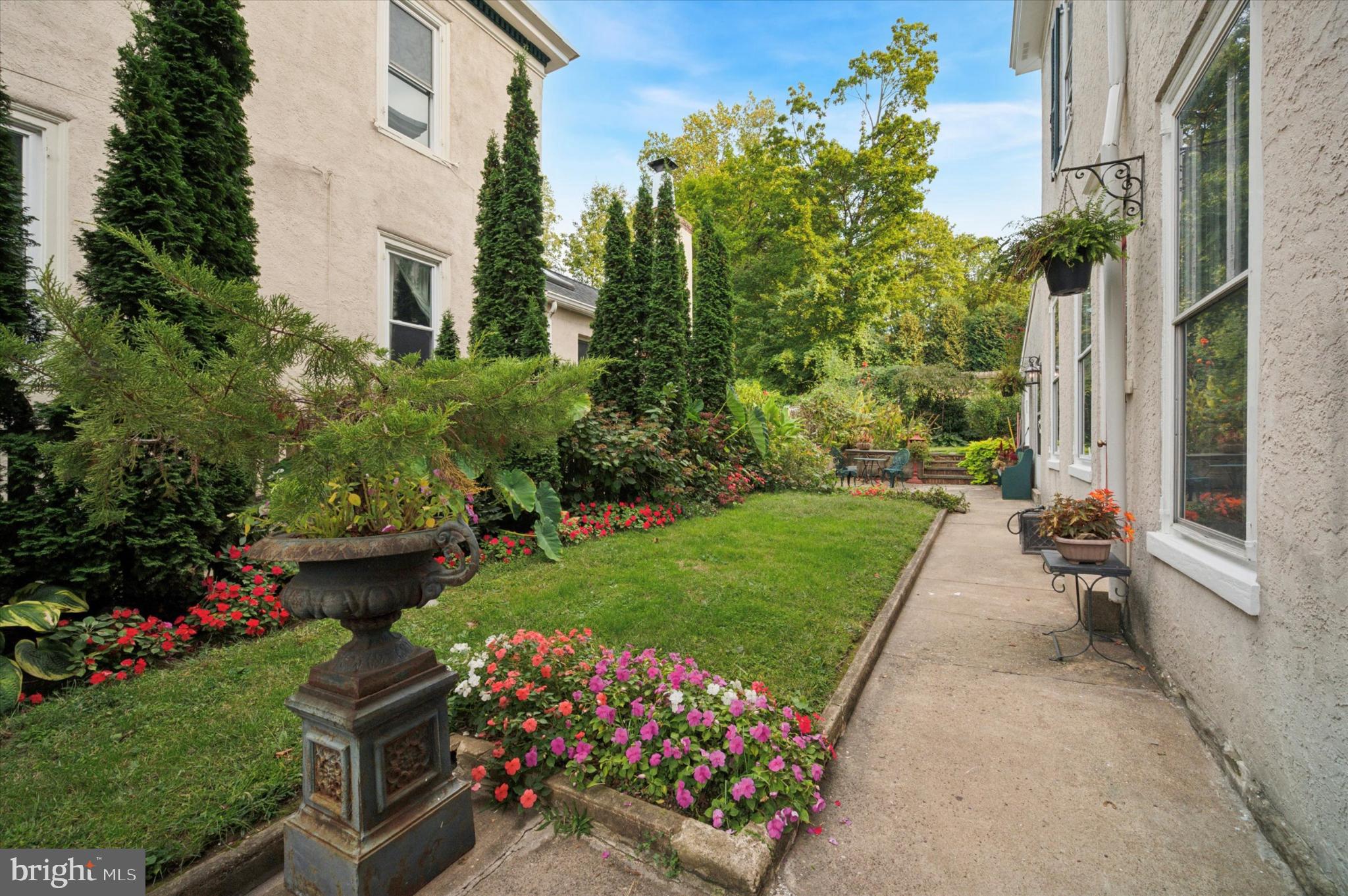 CHESTNUT HILL - Residential Income