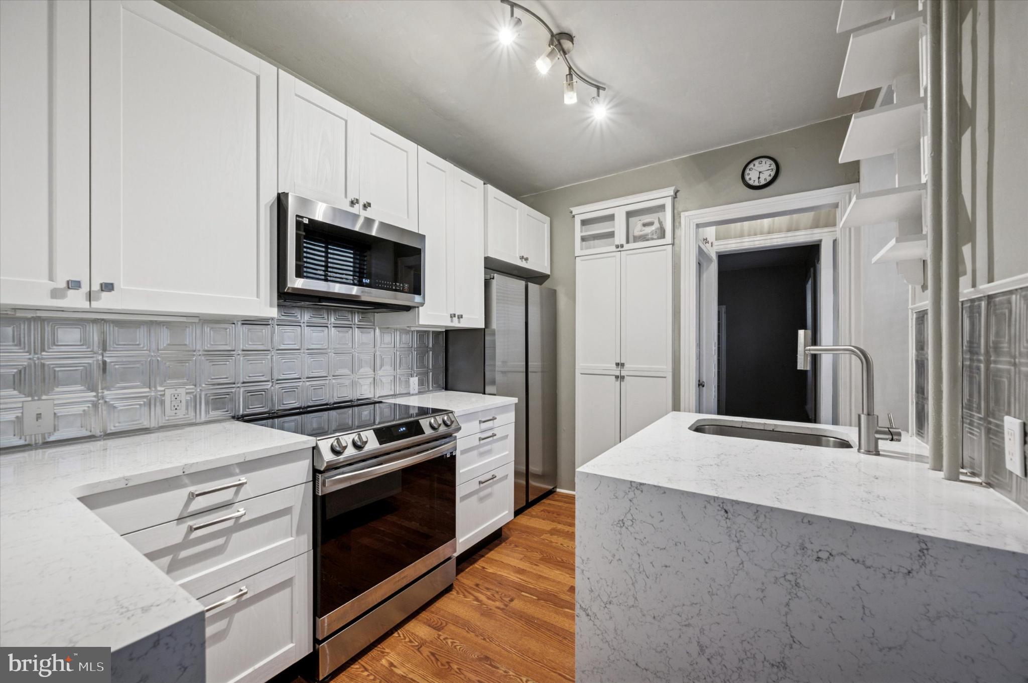CHESTNUT HILL - Residential Income
