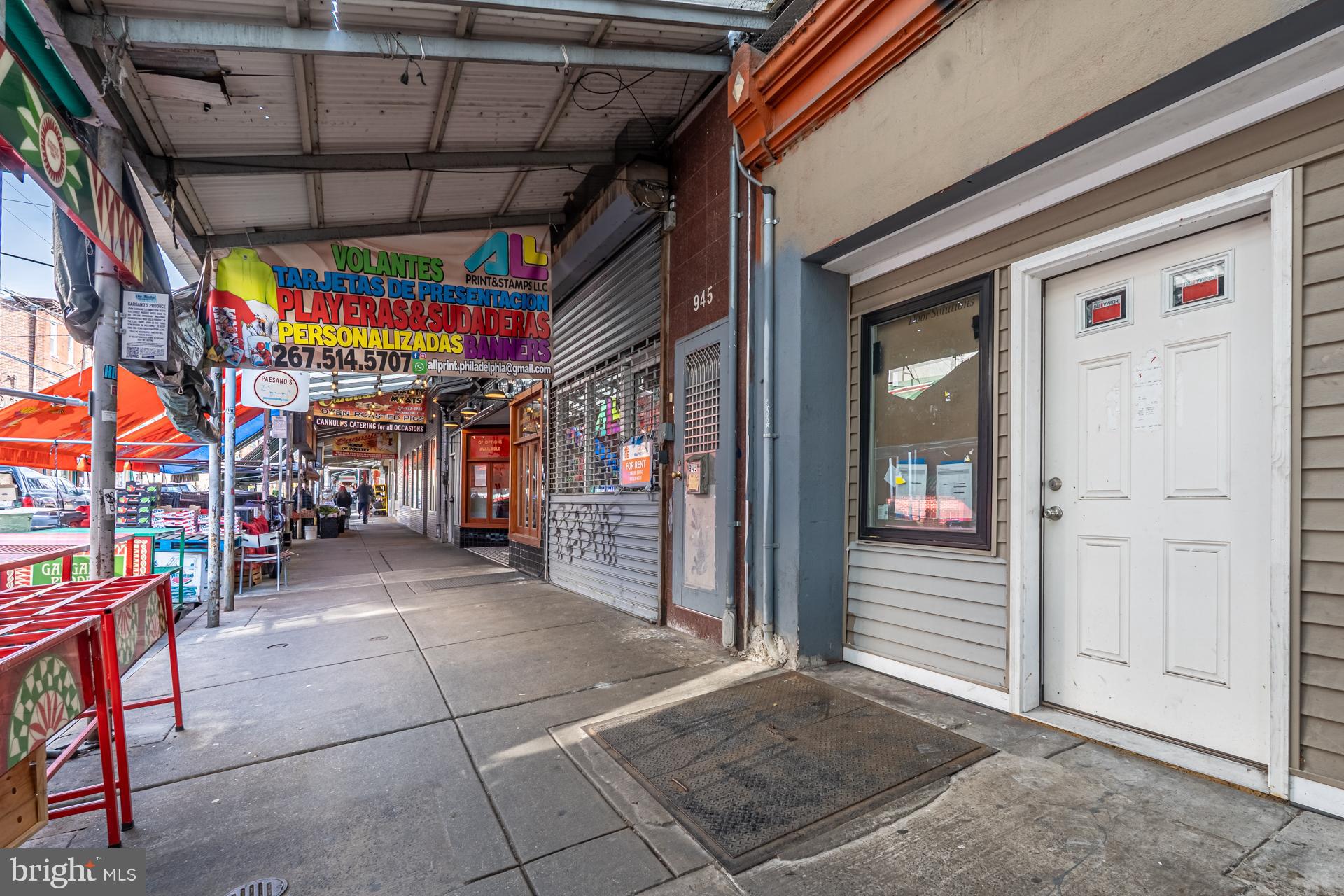 ITALIAN MARKET - Commercial Sale