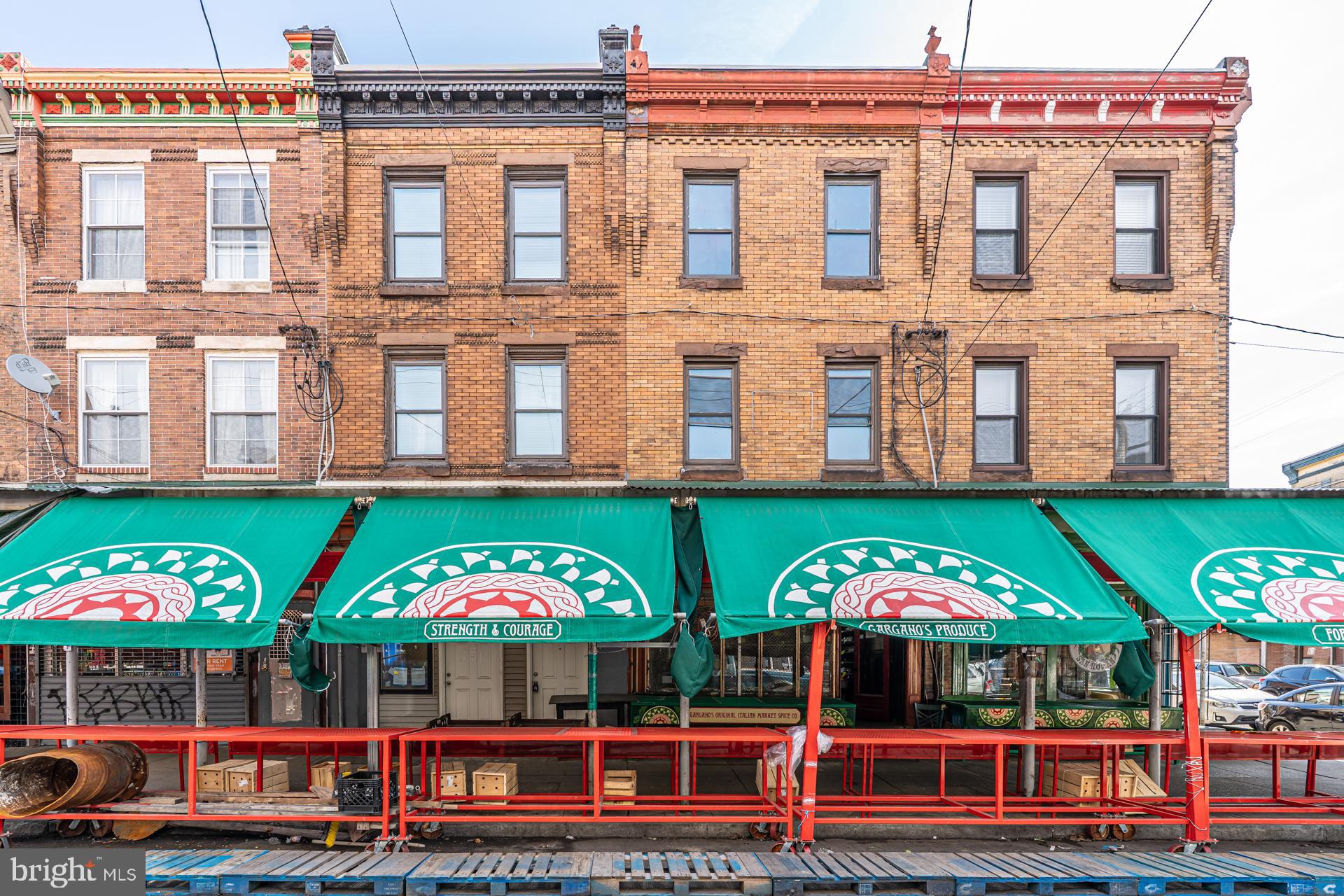 ITALIAN MARKET - Commercial Sale