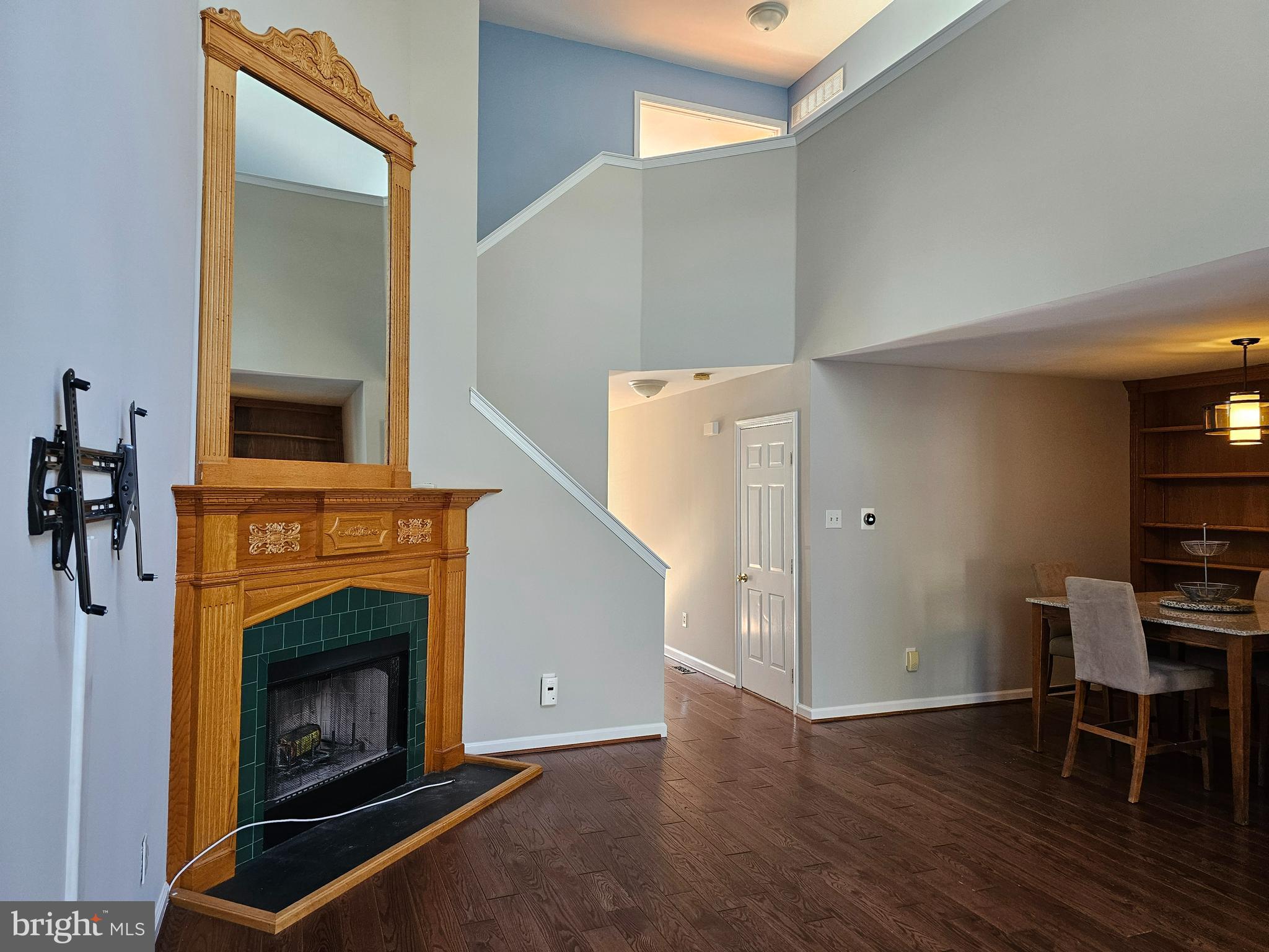 THORNHILL - Residential