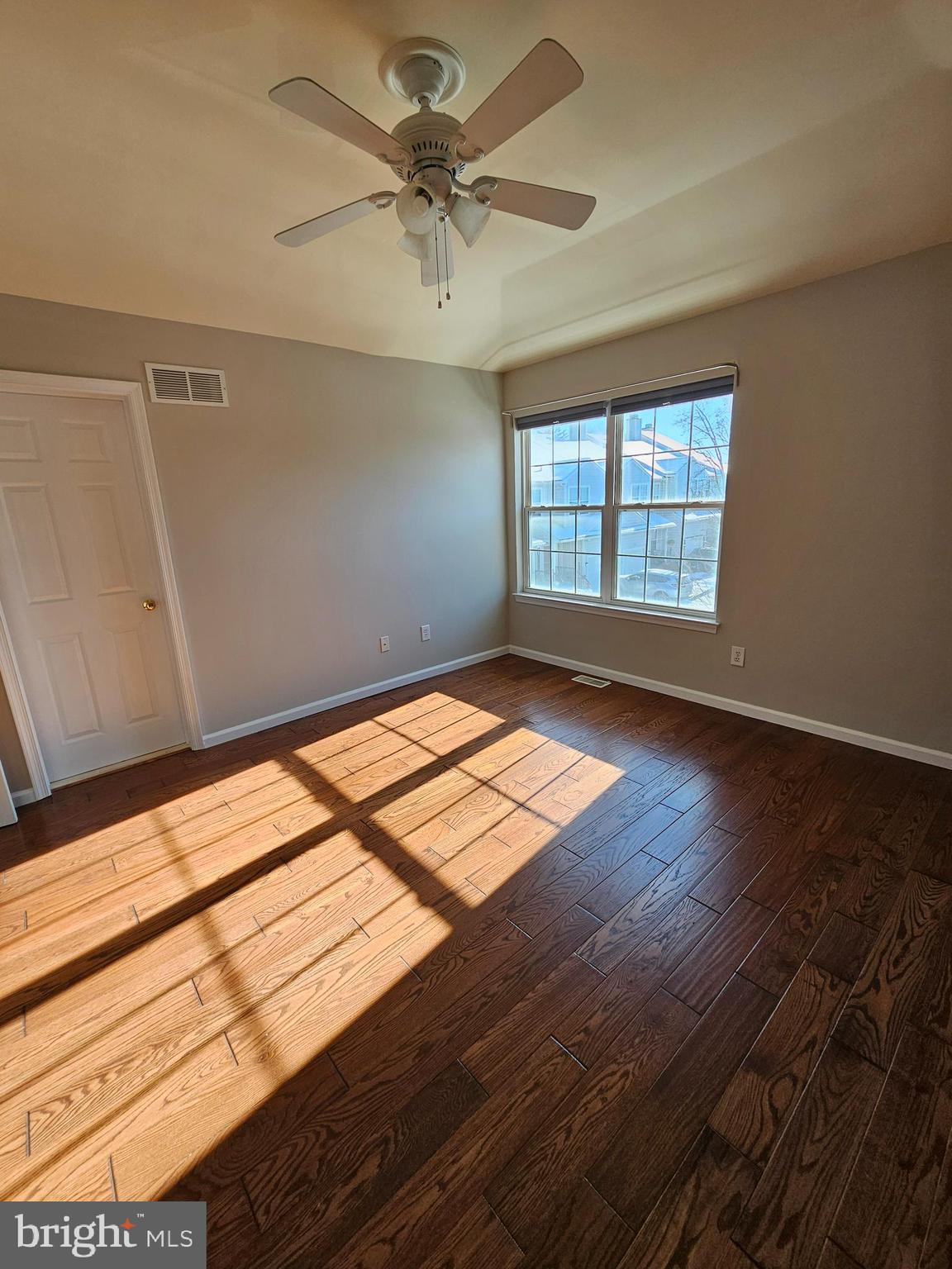 THORNHILL - Residential
