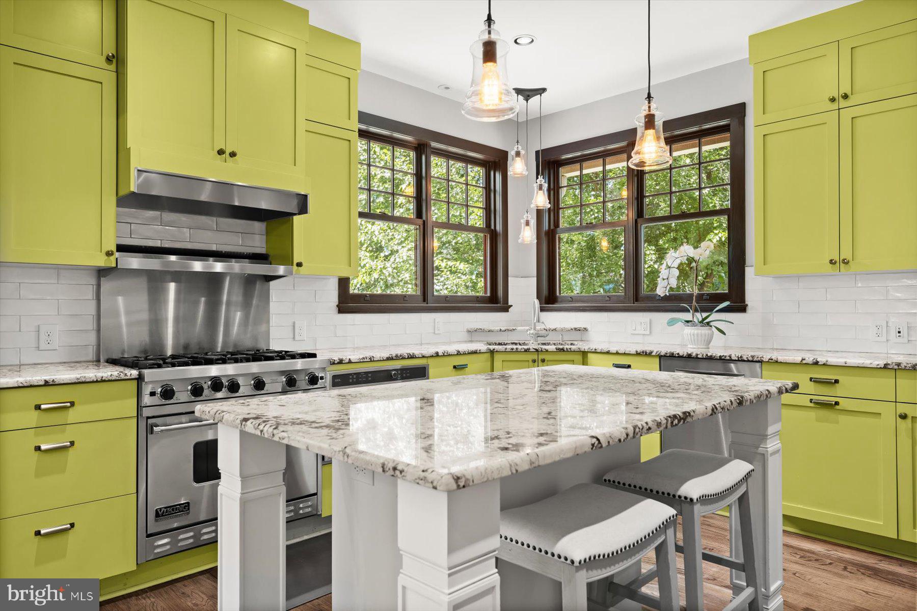 LORCOM GROVE - Residential