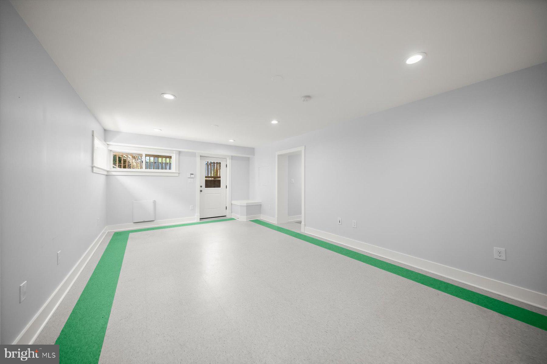 LORCOM GROVE - Residential
