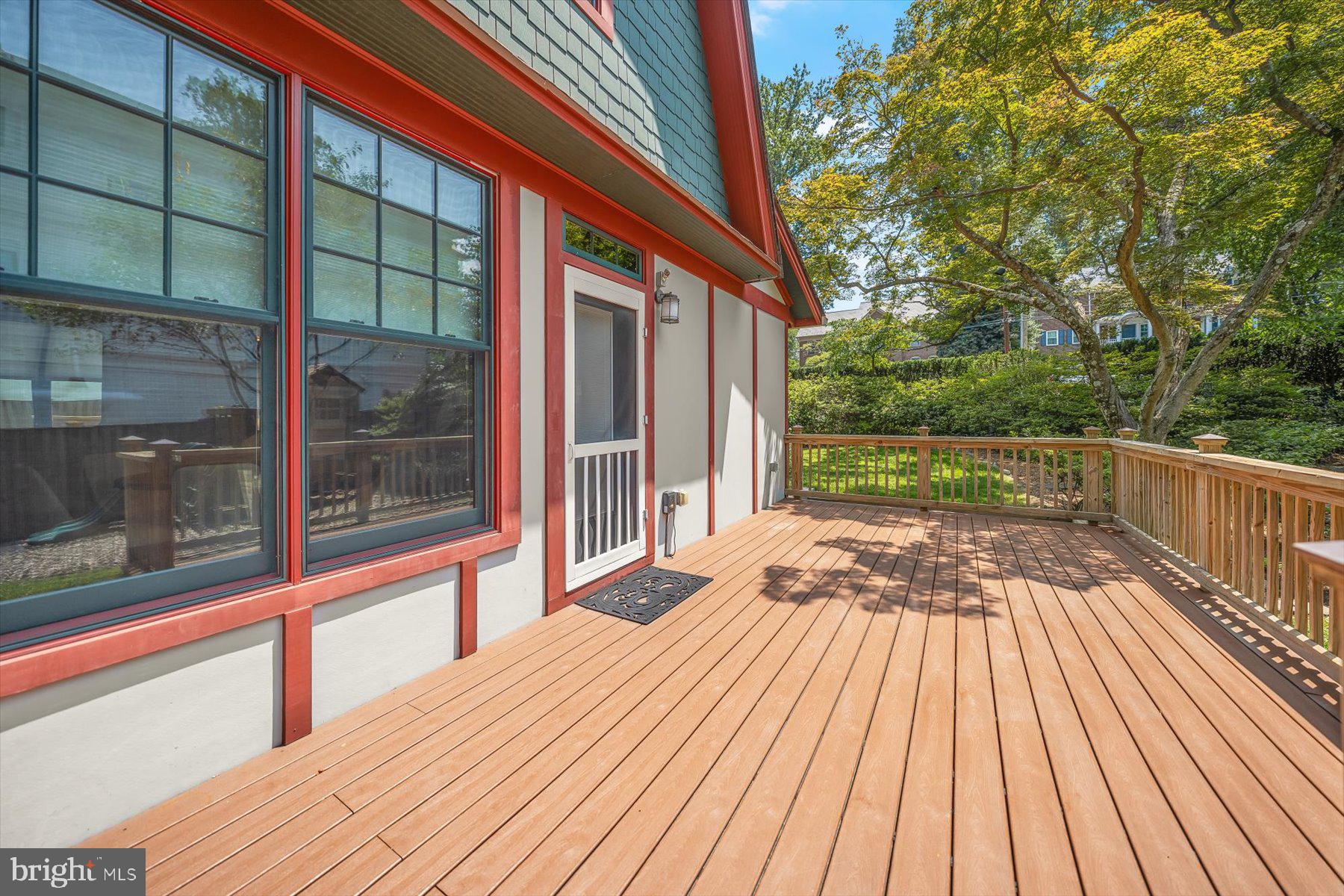 LORCOM GROVE - Residential