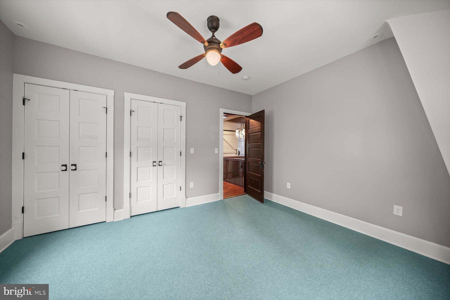 LORCOM GROVE - Residential