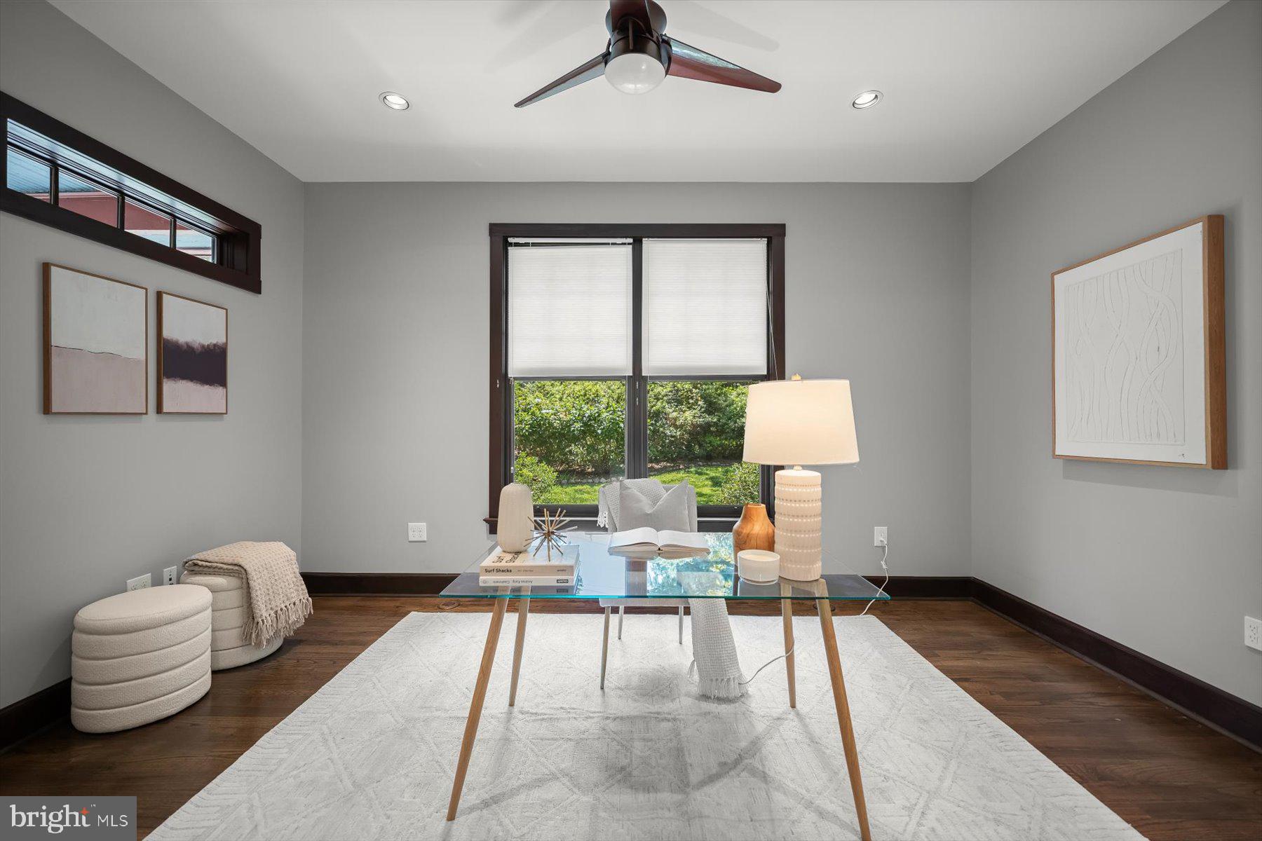 LORCOM GROVE - Residential