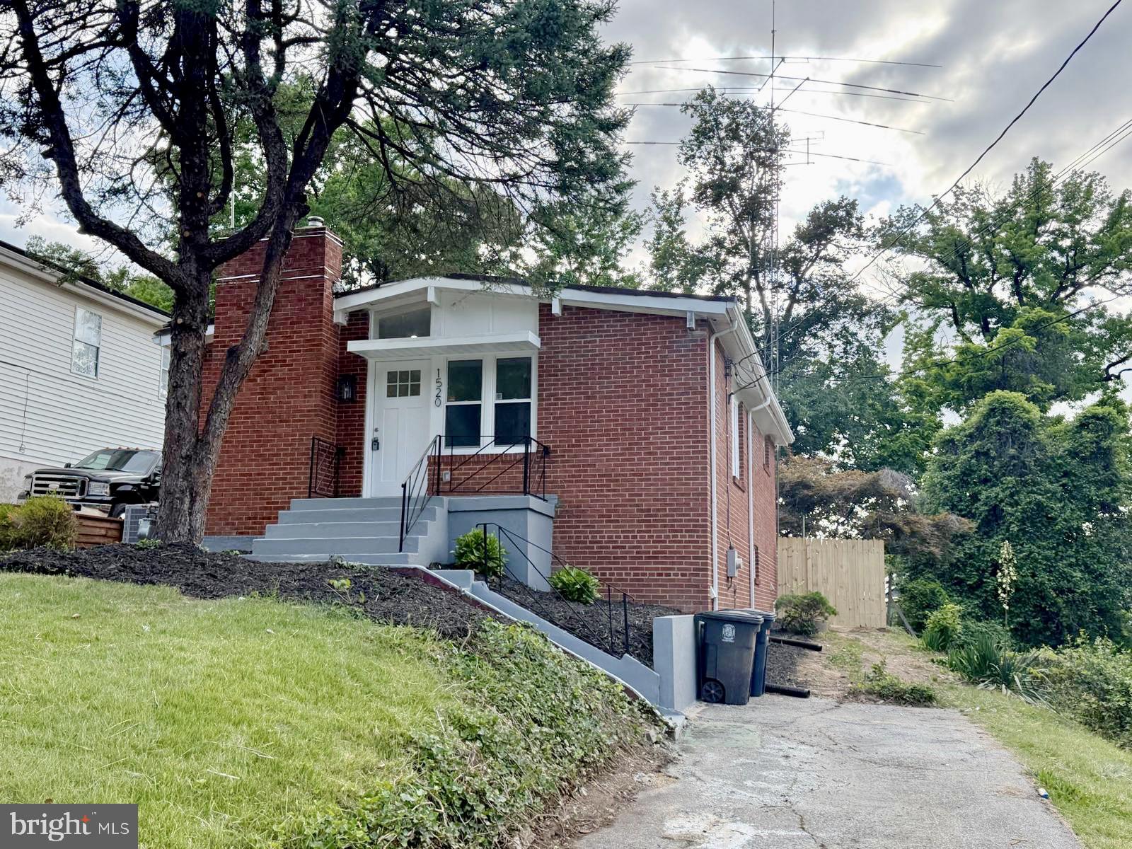 ENGLEWOOD - Residential