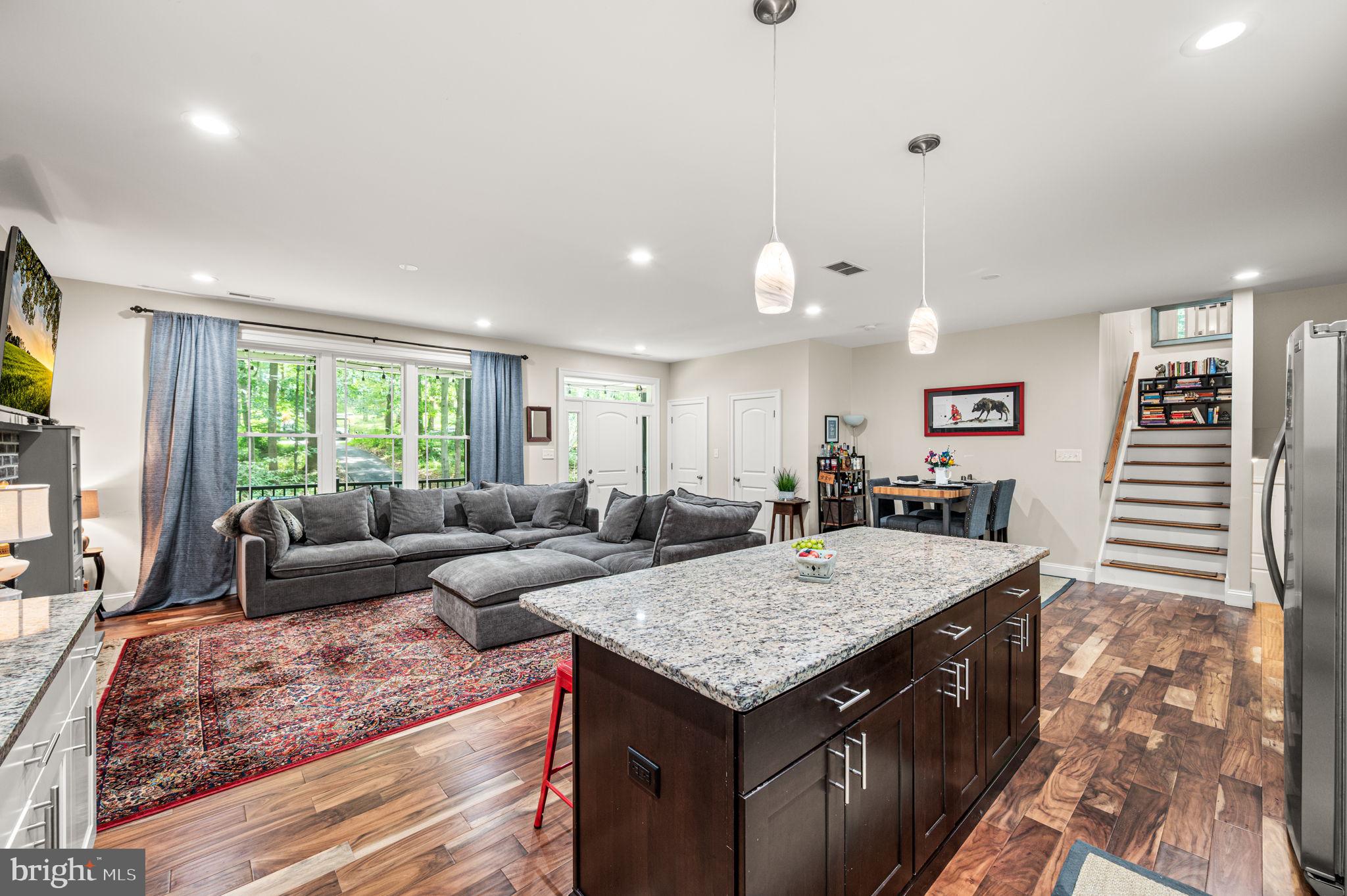FOX KNOLL - Residential