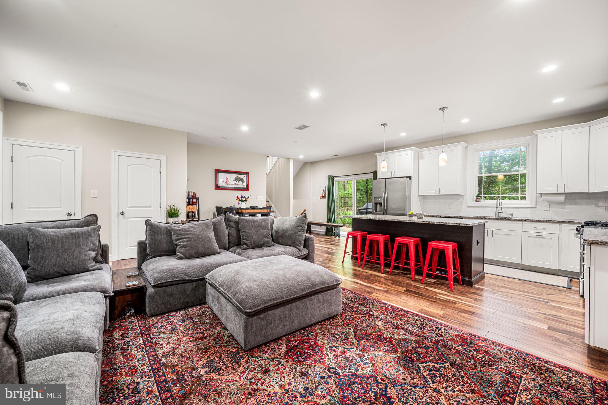 FOX KNOLL - Residential