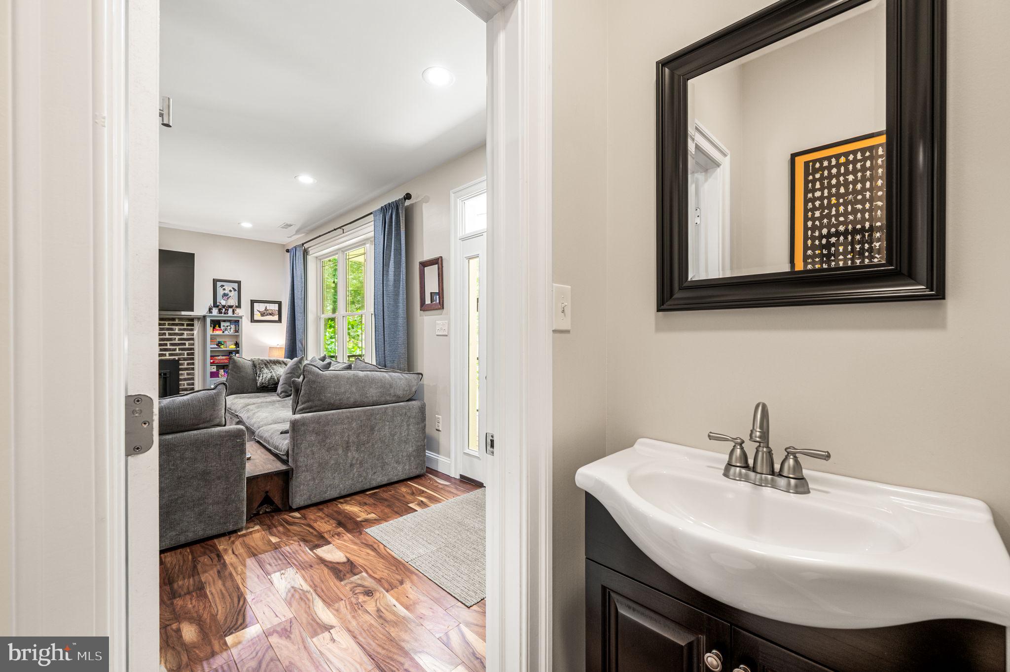 FOX KNOLL - Residential