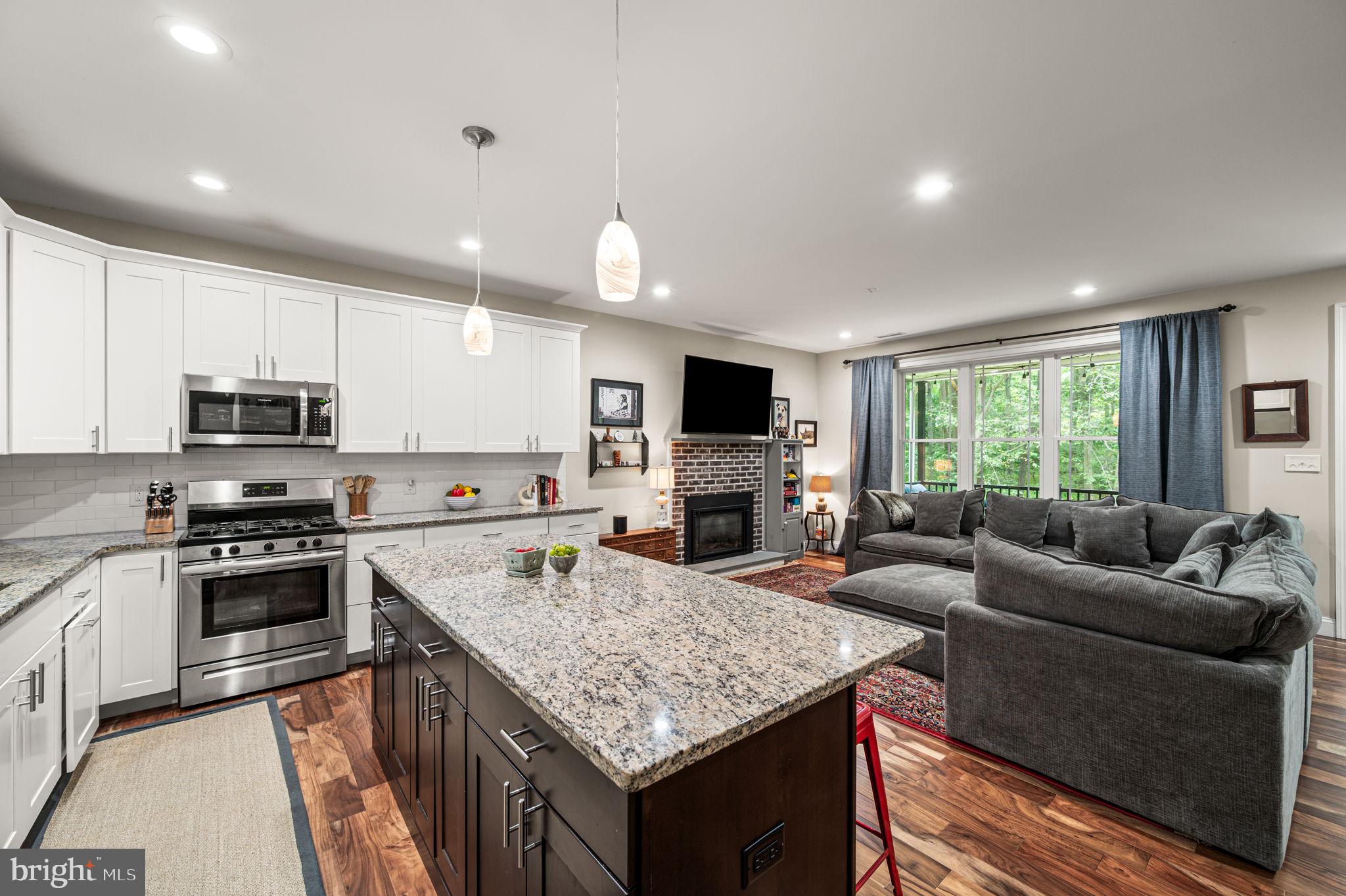 FOX KNOLL - Residential